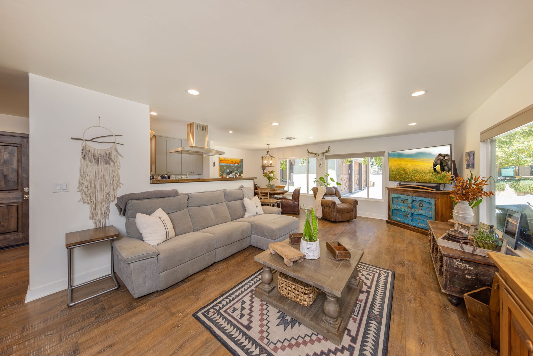  5 Acres Estate Adjacent to the Ojai Valley Inn & Spa  Rustic Bohemian Compound - 物件實景