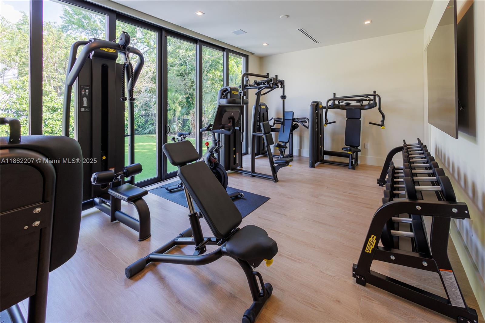 South Miami, Florida, 33143, United States, 6 Bedrooms Bedrooms, ,7 BathroomsBathrooms,Residential,For Sale,1925819