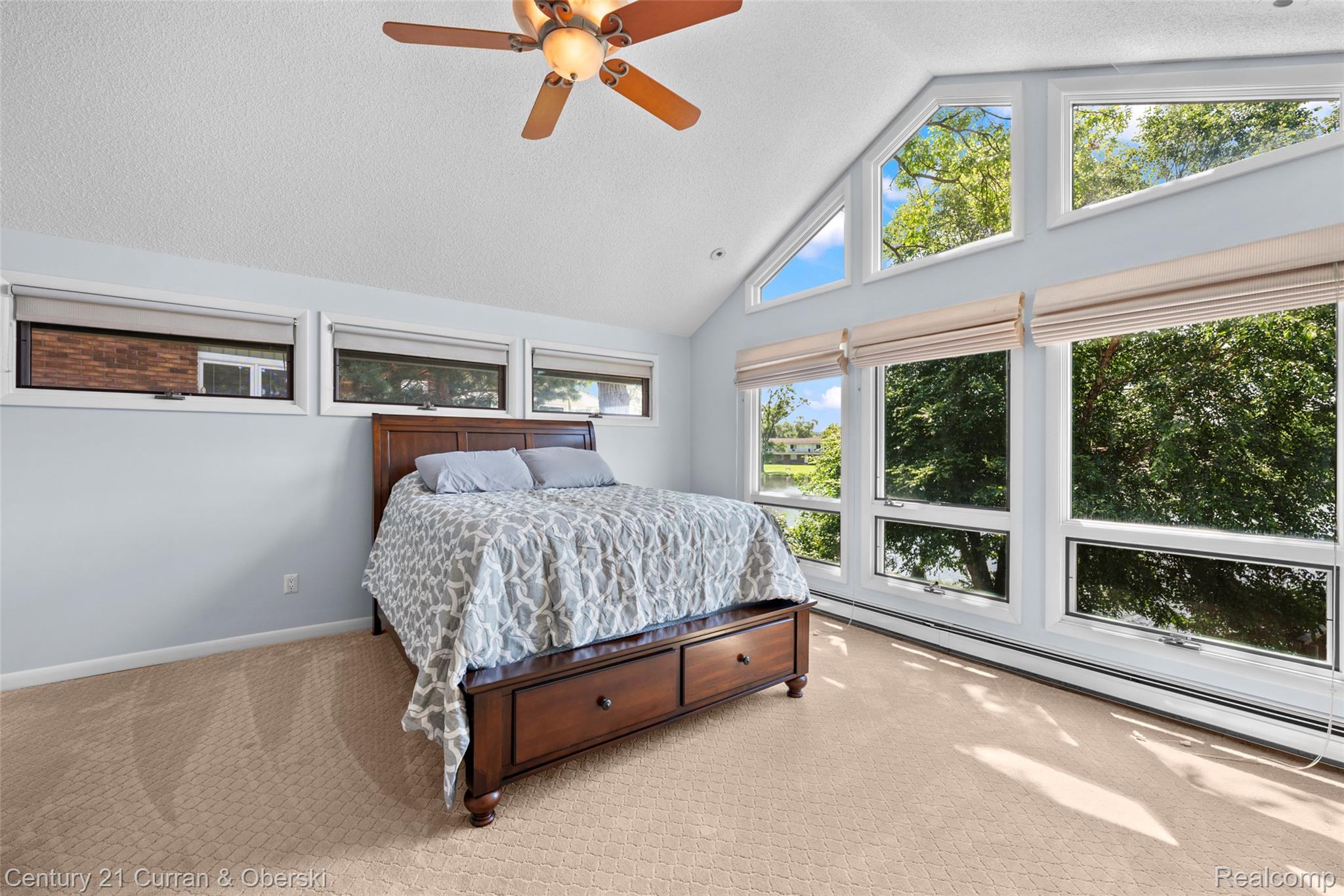 Walled Lake, Michigan, 48390, United States, 3 Bedrooms Bedrooms, ,3 BathroomsBathrooms,Residential,For Sale,1981243