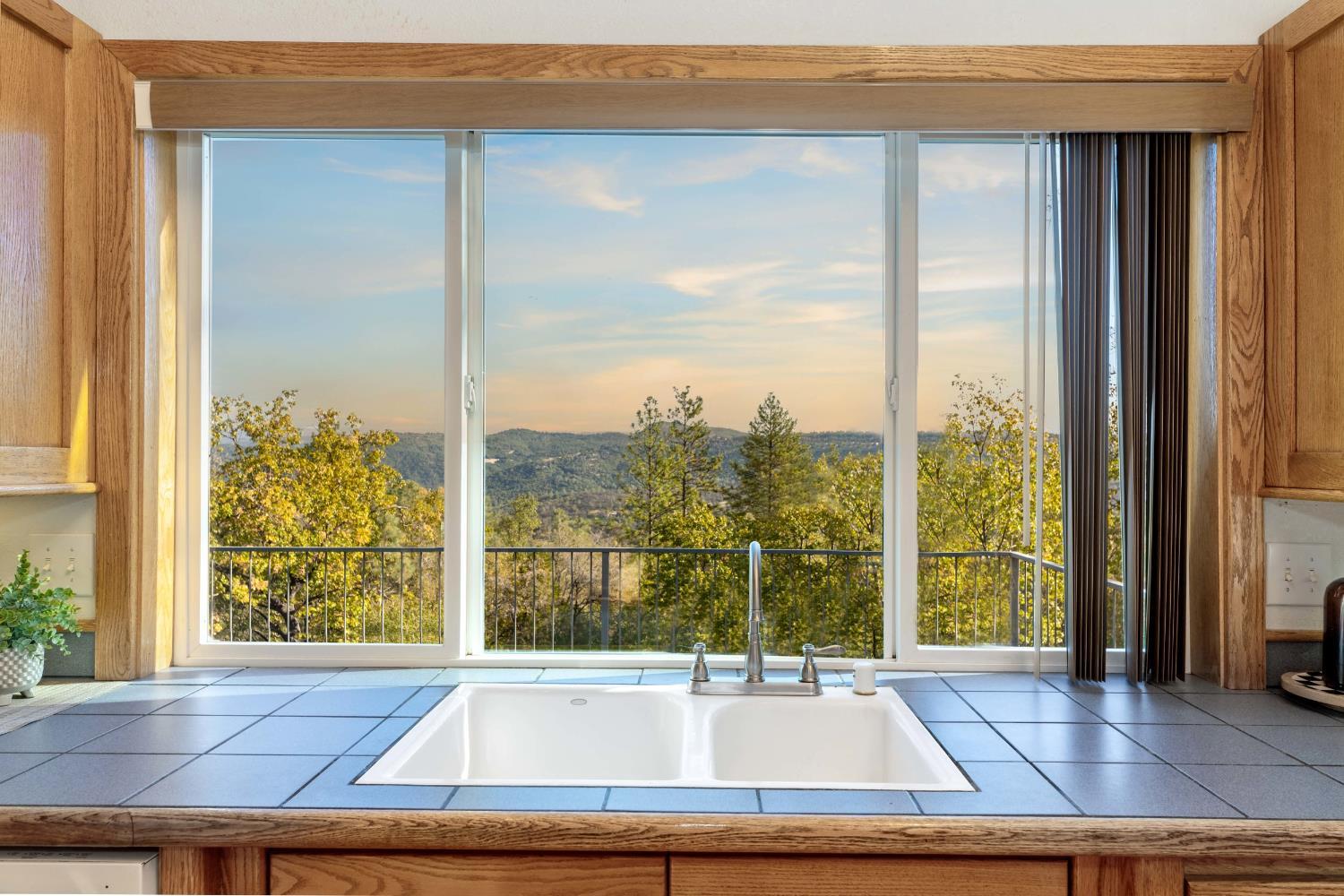 Penn Valley, California, 95946, United States, 3 Bedrooms Bedrooms, ,3 BathroomsBathrooms,Residential,For Sale,1989593