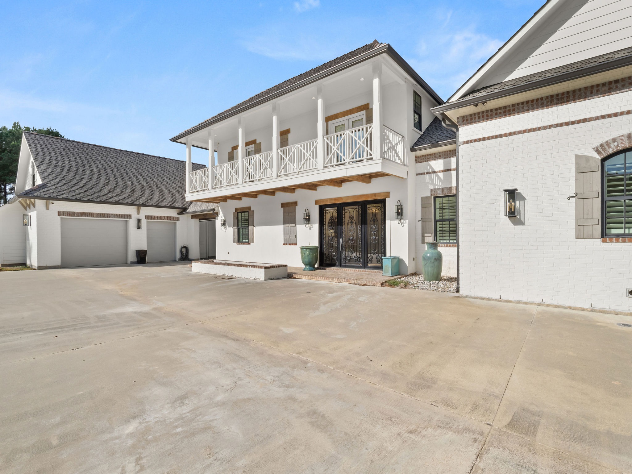 Many, Louisiana, 71449, United States, 3 Bedrooms Bedrooms, ,4 BathroomsBathrooms,Residential,For Sale,1998076