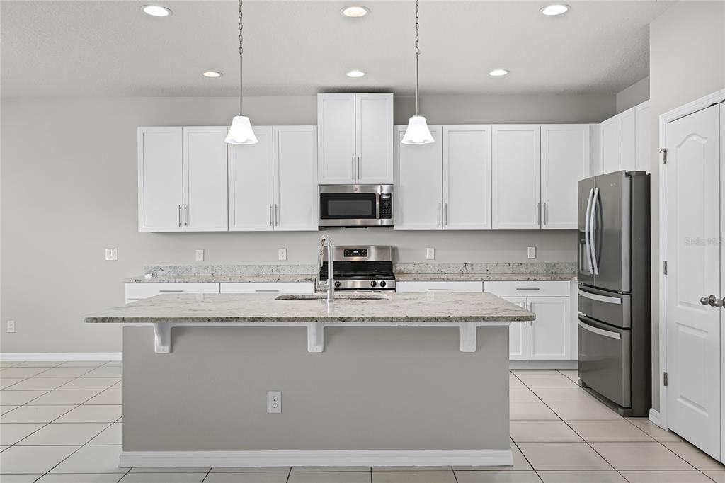 Apopka, Florida, 32712, United States, 4 Bedrooms Bedrooms, ,3 BathroomsBathrooms,Residential,For Sale,1940154