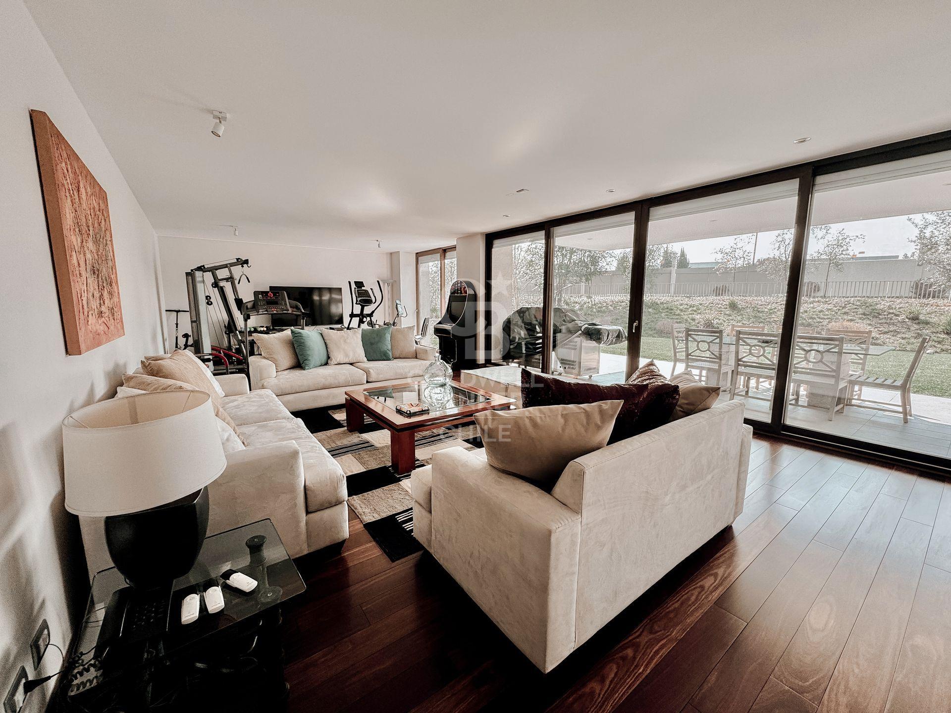 Lo Barnechea, Chile, 4 Bedrooms Bedrooms, ,6 BathroomsBathrooms,Residential,For Sale,1959093