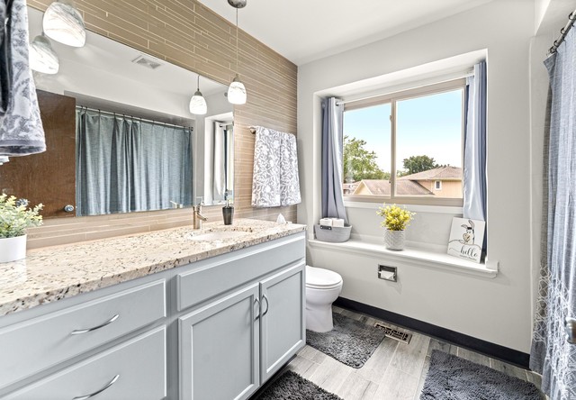 Palos Hills, Illinois, 60465, United States, 4 Bedrooms Bedrooms, ,3 BathroomsBathrooms,Residential,For Sale,1940723