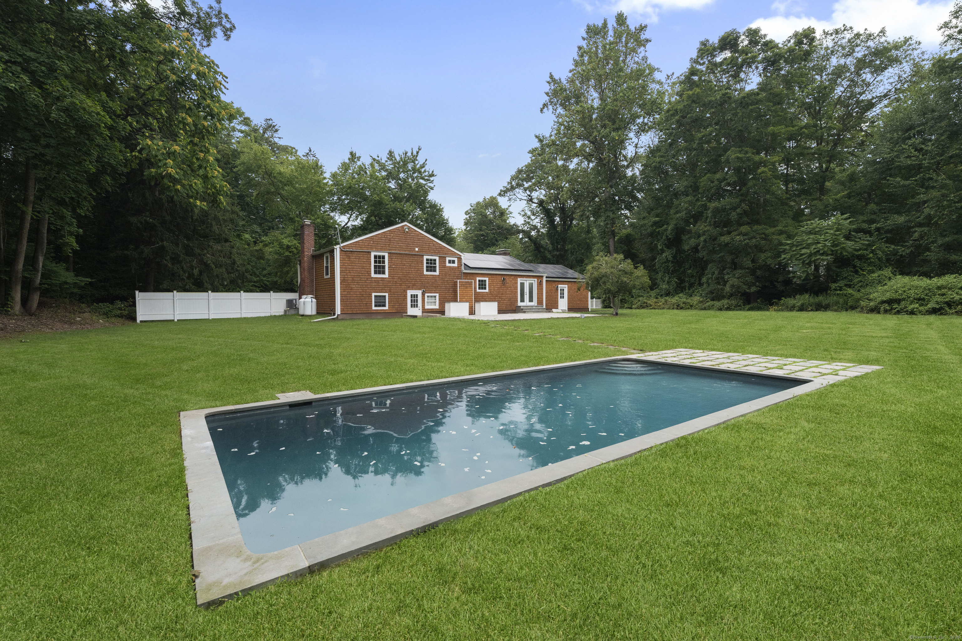 Norwalk, Connecticut, 06850, United States, 3 Bedrooms Bedrooms, ,3 BathroomsBathrooms,Residential,For Sale,1911174