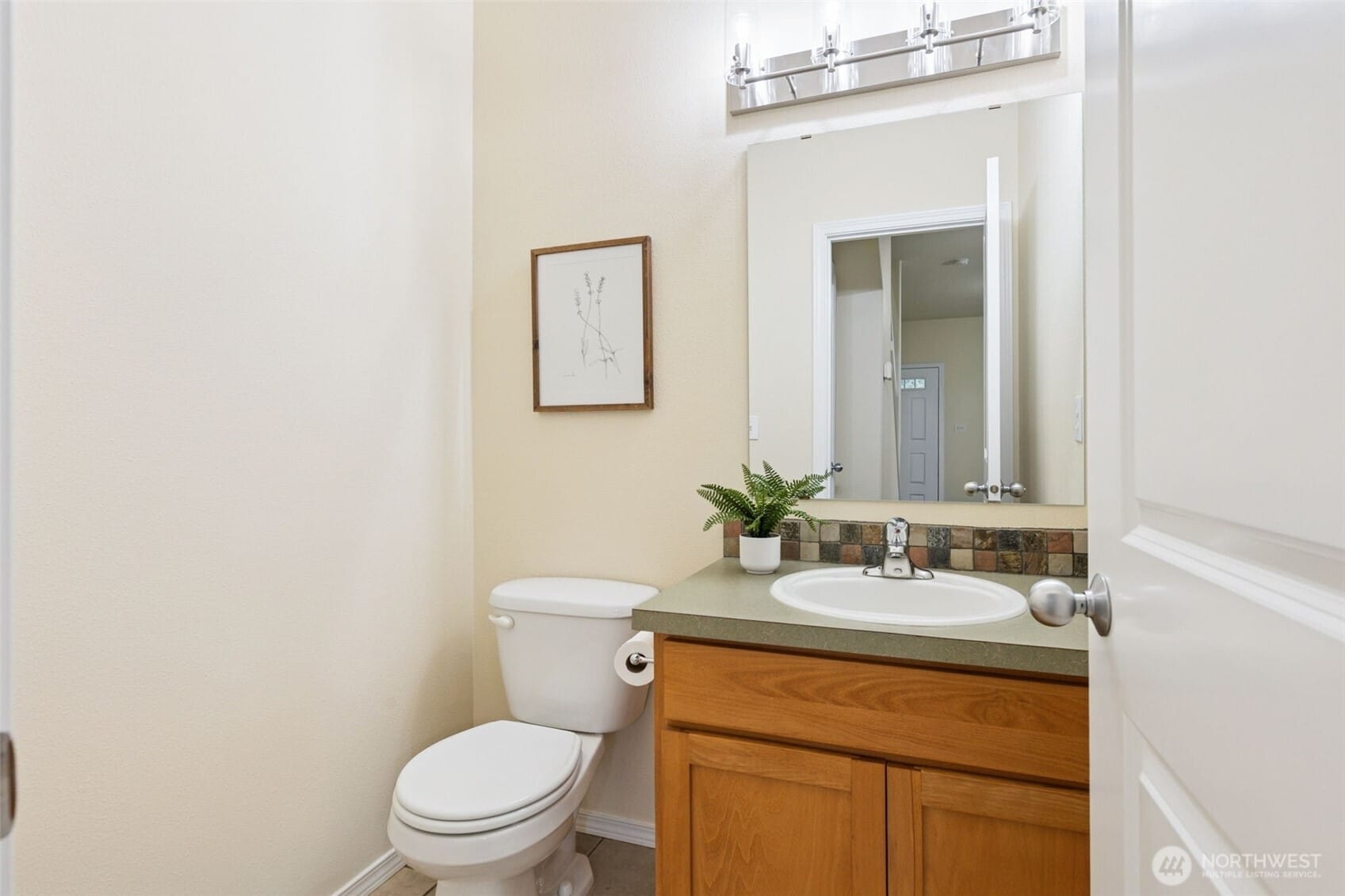 Olympia, Washington, 98502, United States, 3 Bedrooms Bedrooms, ,2 BathroomsBathrooms,Residential,For Sale,2002909