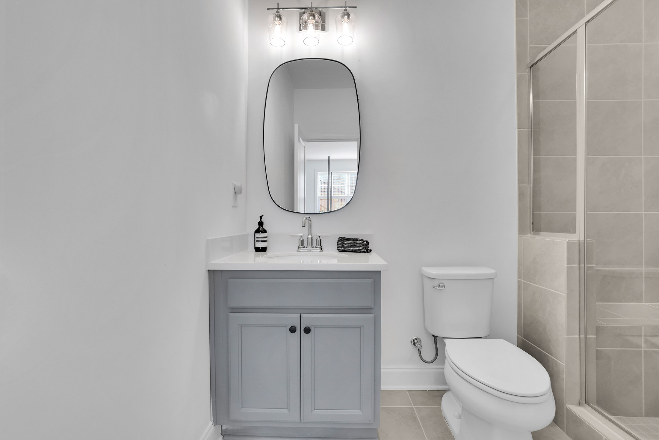  Thoughtfully Designed Townhome in Gated Enclave - 物件實景