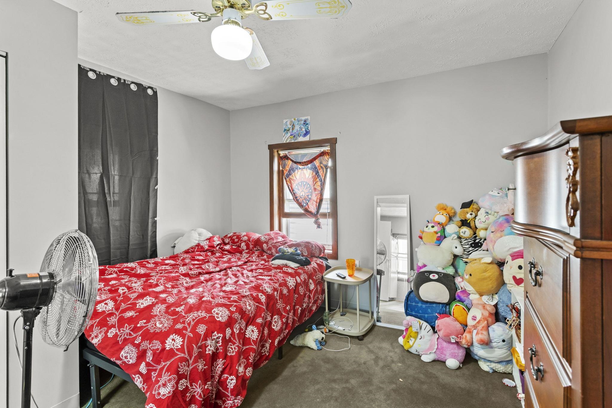 Manchester, New Hampshire, 03103, United States, ,3 BathroomsBathrooms,Residential,For Sale,1979681