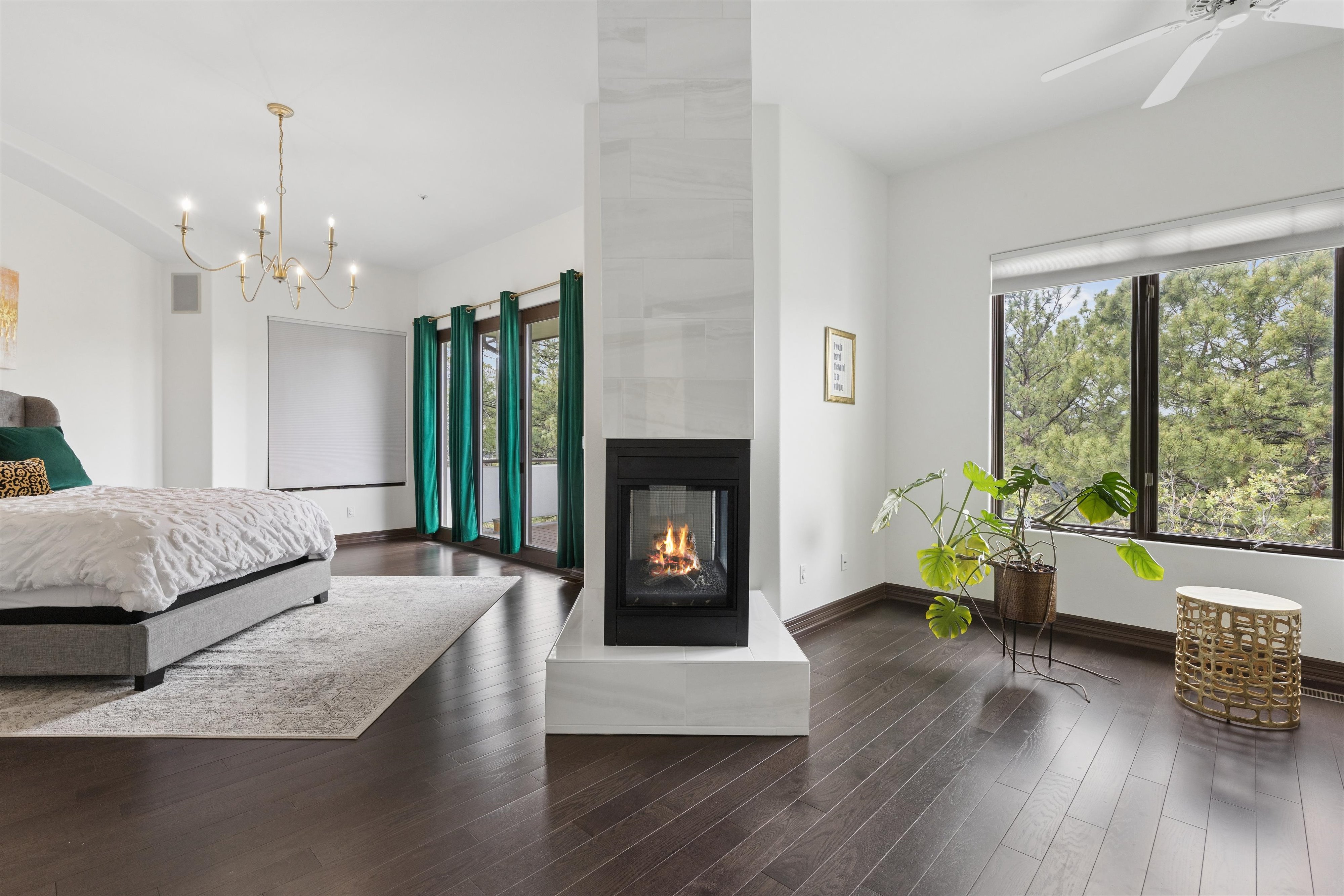  Remodeled 4 Bed 6 Bath Residence Offering Mountain, Sunset Views & Privacy - 物件實景