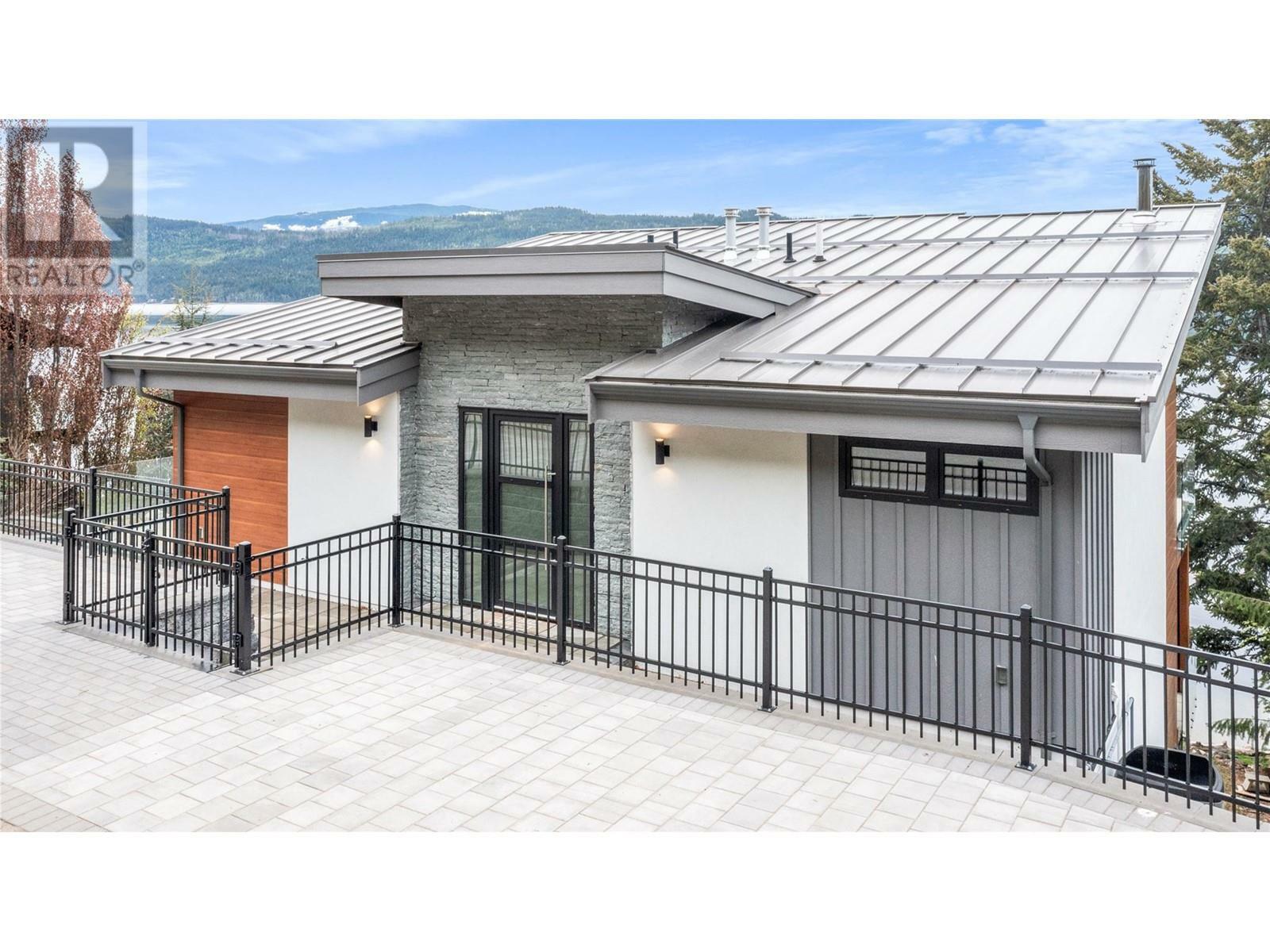 ANGLEMONT, British Columbia, V0E 1M8, CA, 5 Bedrooms Bedrooms, ,3 BathroomsBathrooms,Residential,For Sale,1836909