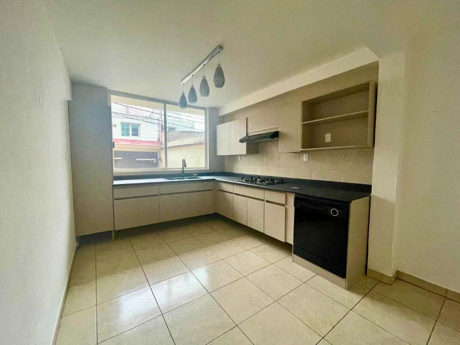 Naucalpan de Juárez, Estado de méxico, 53115, Mexico, 6 Bedrooms Bedrooms, ,5 BathroomsBathrooms,Residential,For Sale,1939413