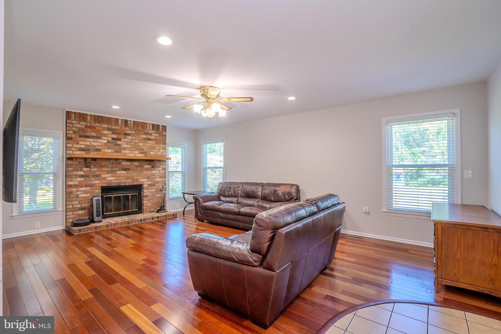 Princeton Junction, New Jersey, 08550, United States, 4 Bedrooms Bedrooms, ,3 BathroomsBathrooms,Residential,For Sale,1943905