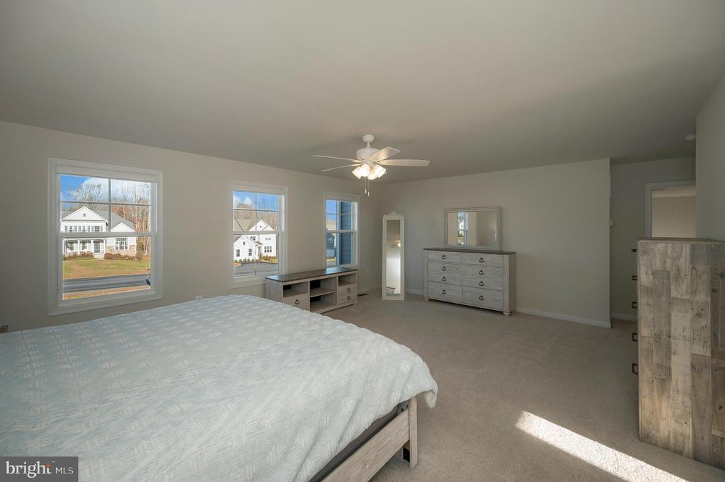 Fredericksburg, Virginia, 22406, United States, 4 Bedrooms Bedrooms, ,5 BathroomsBathrooms,Residential,For Sale,2002501