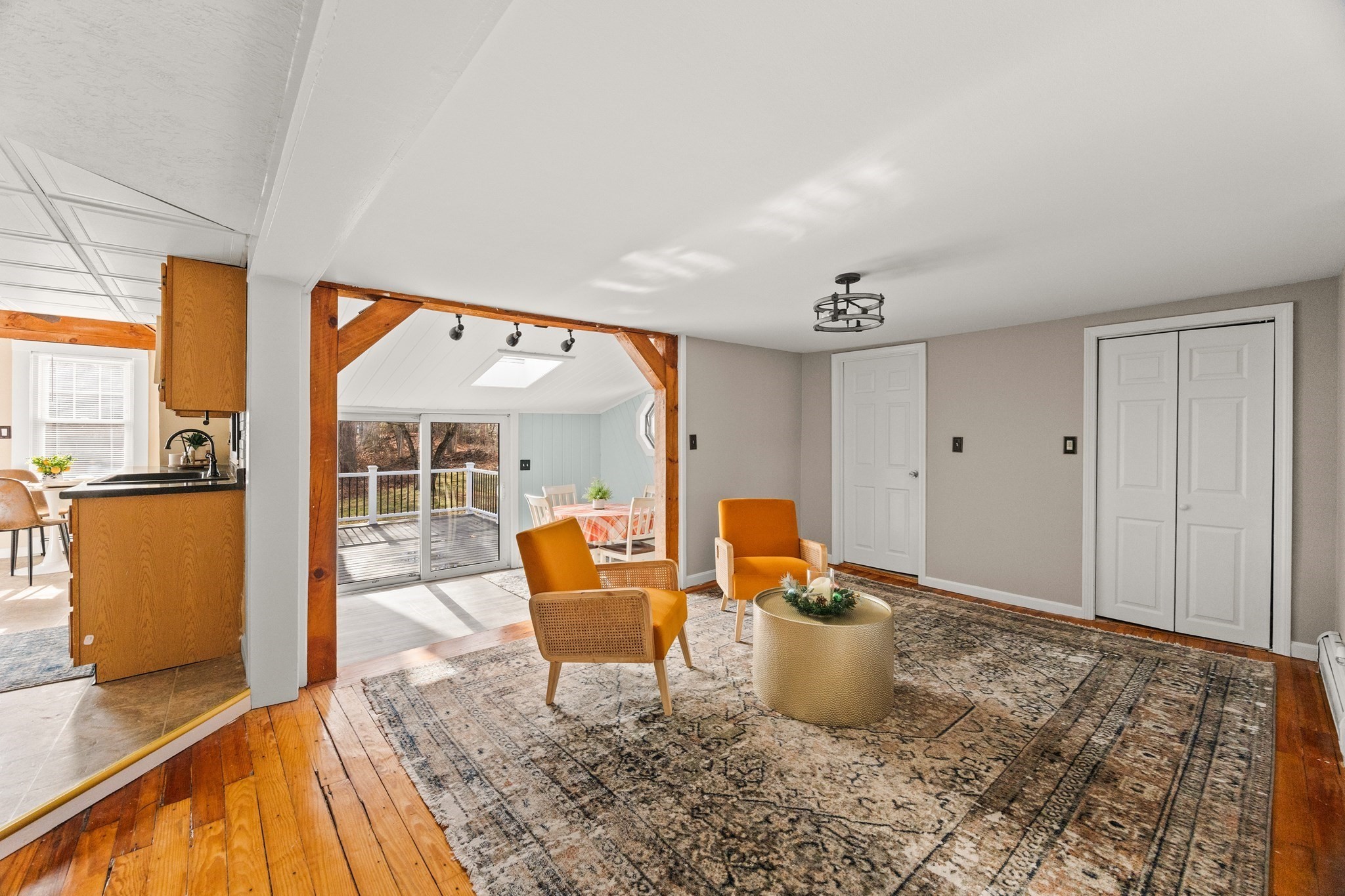 Taunton, Massachusetts, 02780, United States, 4 Bedrooms Bedrooms, ,2 BathroomsBathrooms,Residential,For Sale,2007506