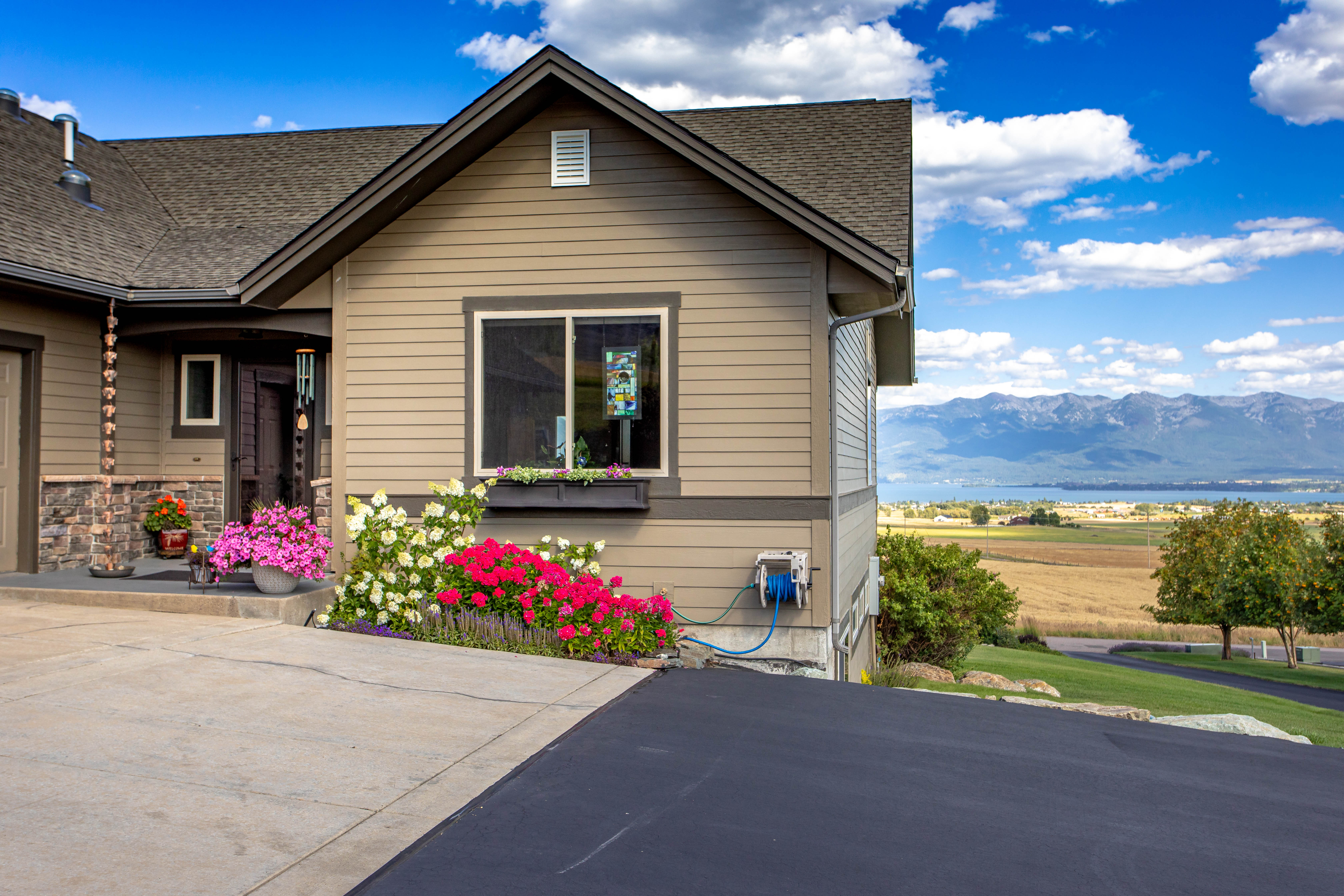Polson, Montana, 59860, United States, 4 Bedrooms Bedrooms, ,4 BathroomsBathrooms,Residential,For Sale,1900793