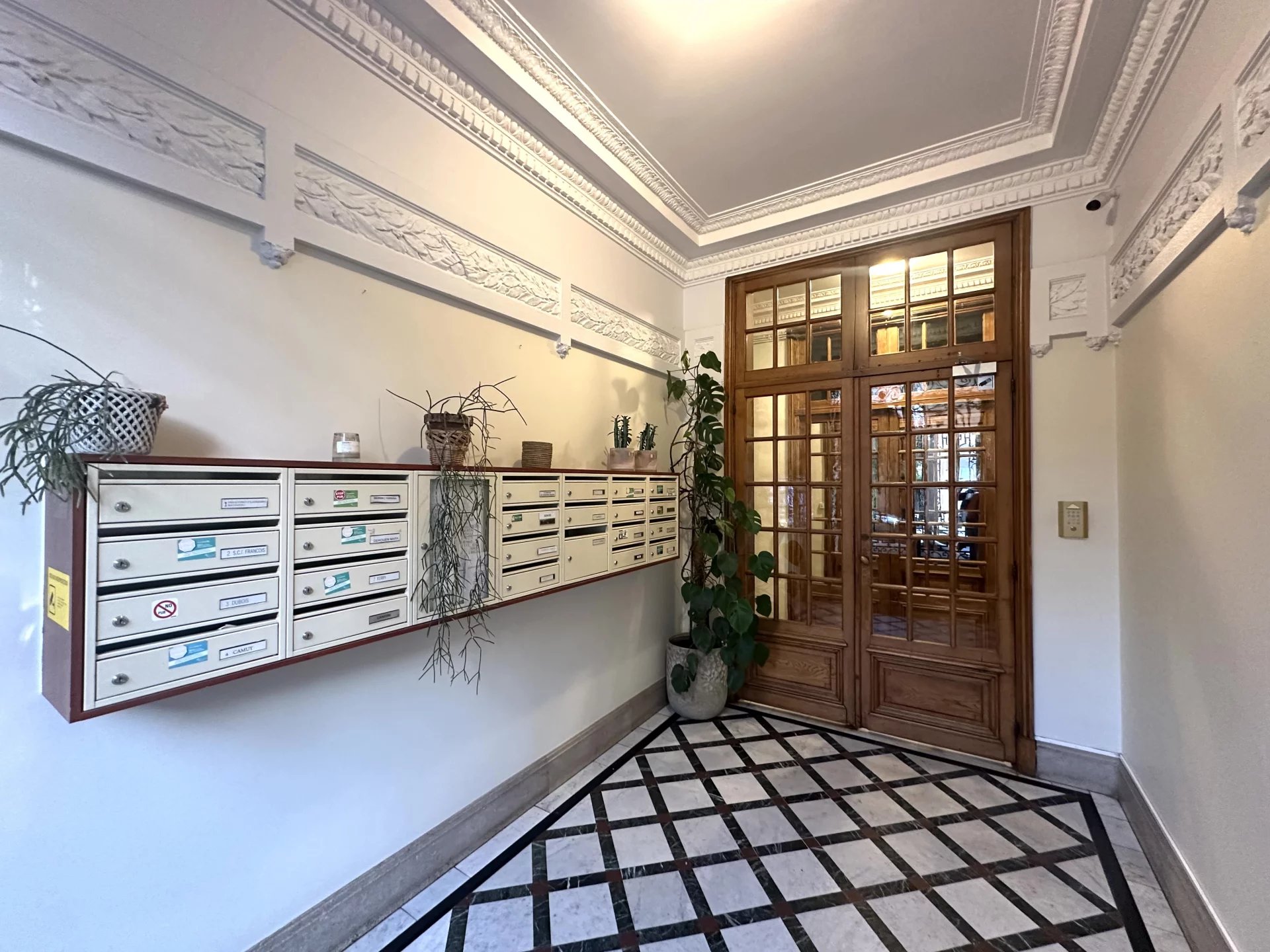 Le Vésinet, Île-de-France, 78110, FR, 2 Bedrooms Bedrooms, ,1 BathroomBathrooms,Residential,For Sale,2003303