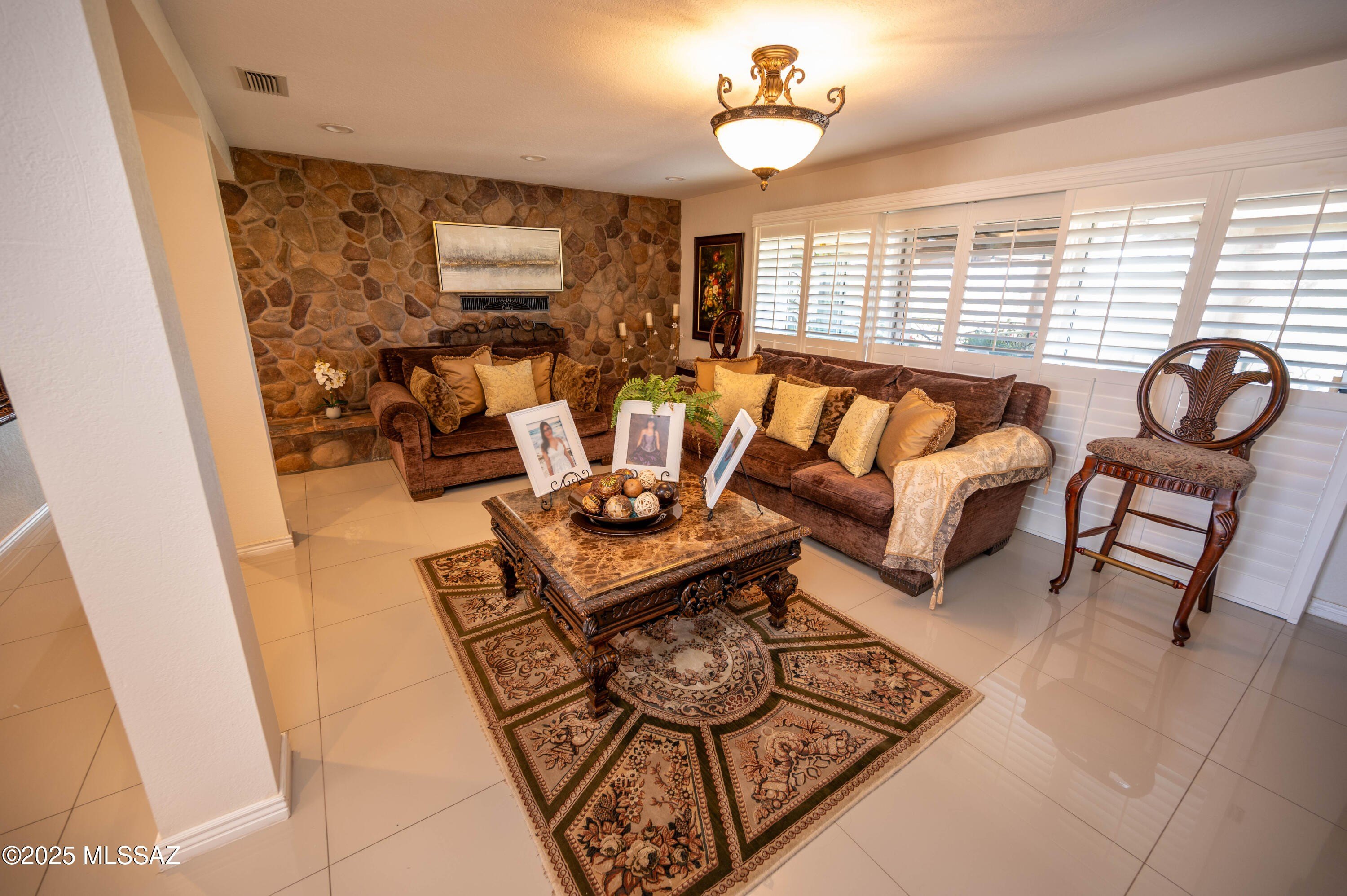 Nogales, Arizona, 85621, United States, 4 Bedrooms Bedrooms, ,4 BathroomsBathrooms,Residential,For Sale,1974525