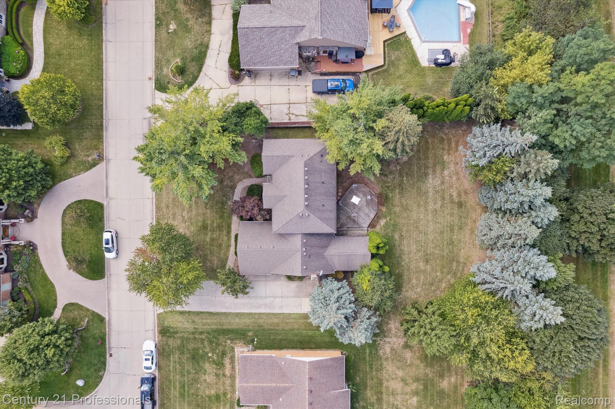 Northville, Michigan, 48167, United States, 4 Bedrooms Bedrooms, ,3 BathroomsBathrooms,Residential,For Sale,1980855