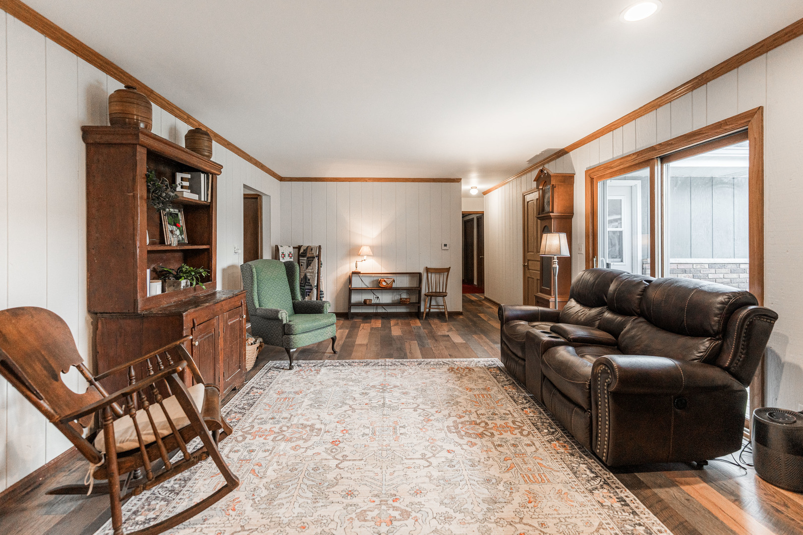 Hinckley, Illinois, 60520, United States, 3 Bedrooms Bedrooms, ,2 BathroomsBathrooms,Residential,For Sale,1921683