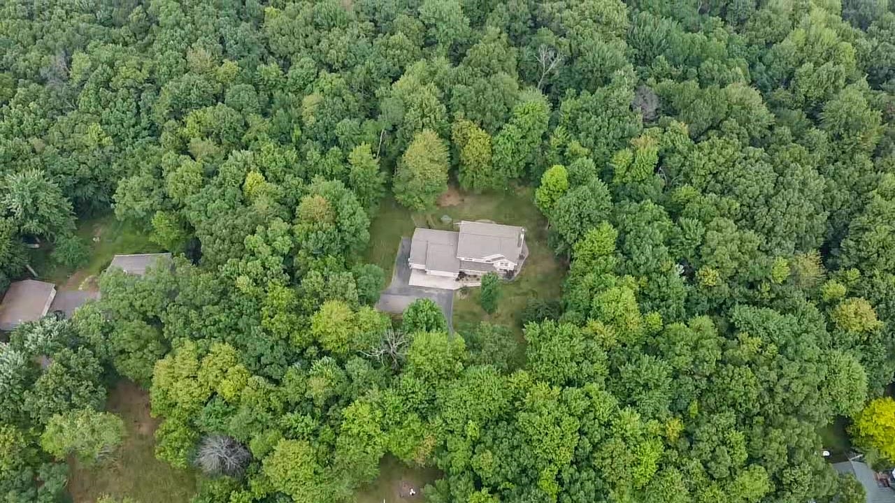 WAUPACA, Wisconsin, 54981, United States, 4 Bedrooms Bedrooms, ,3 BathroomsBathrooms,Residential,For Sale,1913222