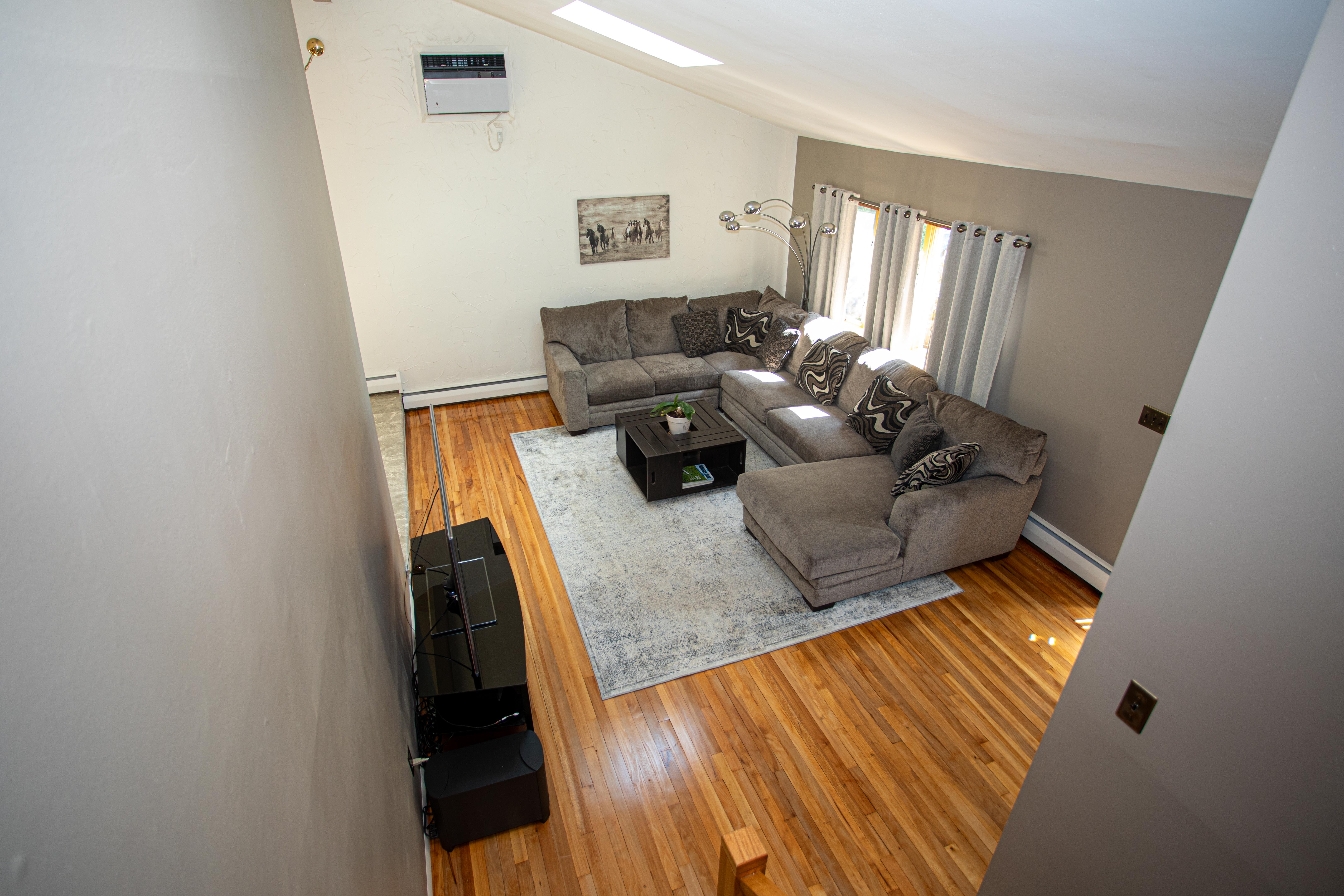 Parlin, New Jersey, 08859, United States, 3 Bedrooms Bedrooms, ,2 BathroomsBathrooms,Residential,For Sale,1915200