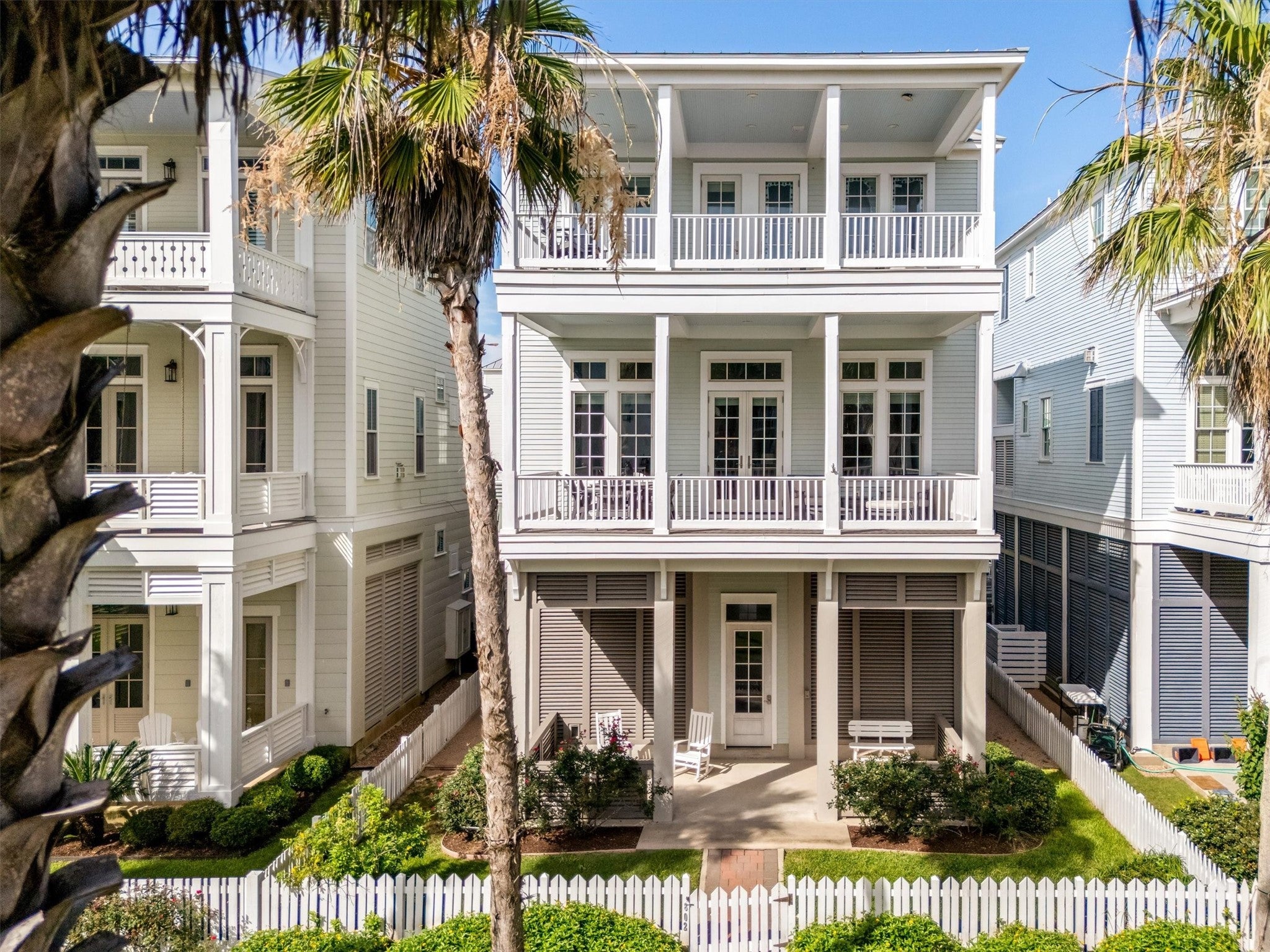 Beachtown Psge, Galveston, TX 77550