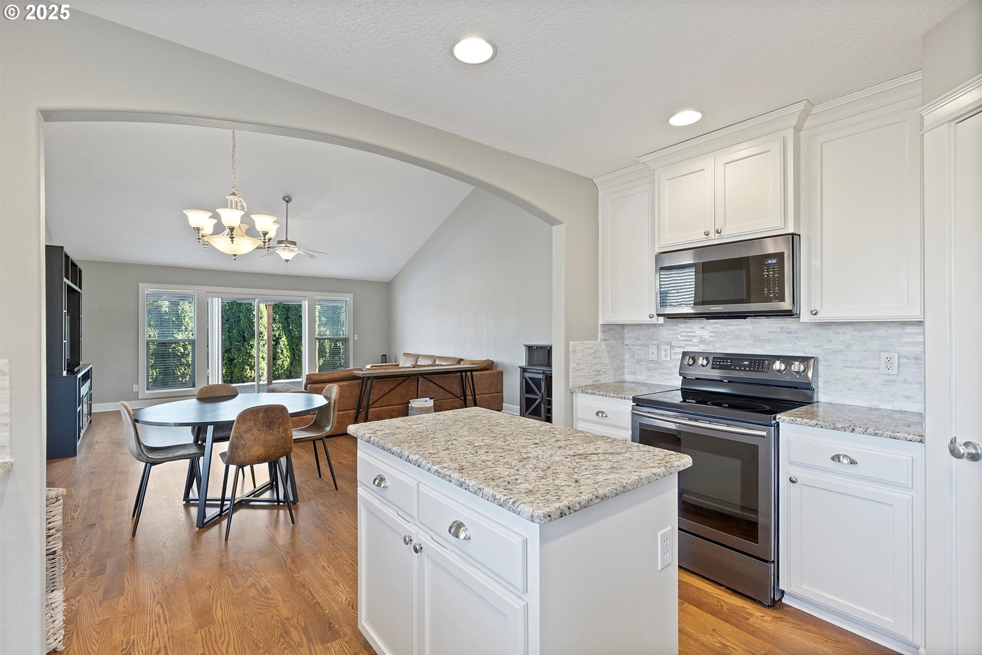 Yamhill, Oregon, 97148, United States, 3 Bedrooms Bedrooms, ,3 BathroomsBathrooms,Residential,For Sale,1926373