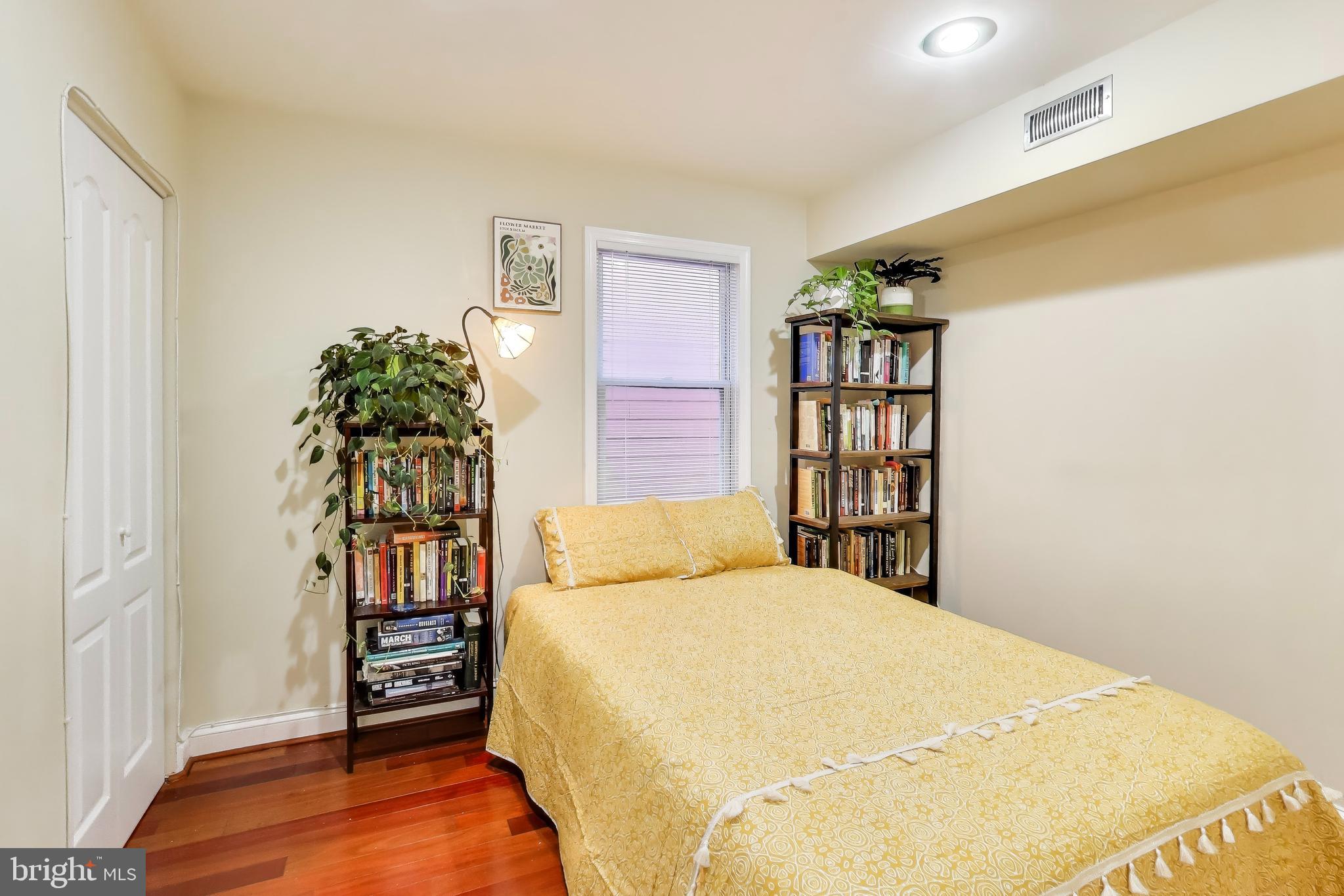 Washington, District of Columbia, 20010, United States, 2 Bedrooms Bedrooms, ,2 BathroomsBathrooms,Residential,For Sale,1974209