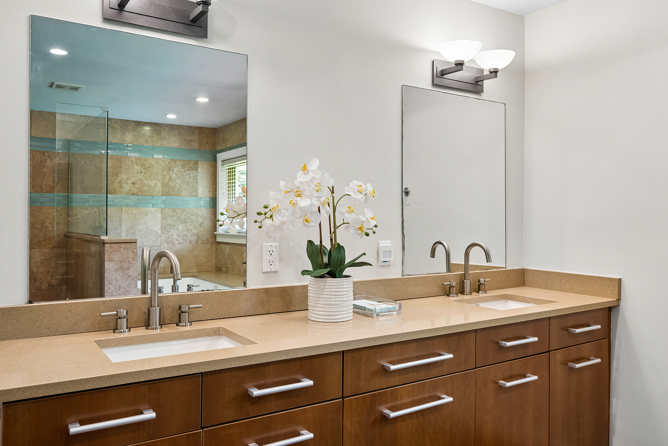  Thoughtfully Renovated Mid-Century Modern in Morningside - 物件實景
