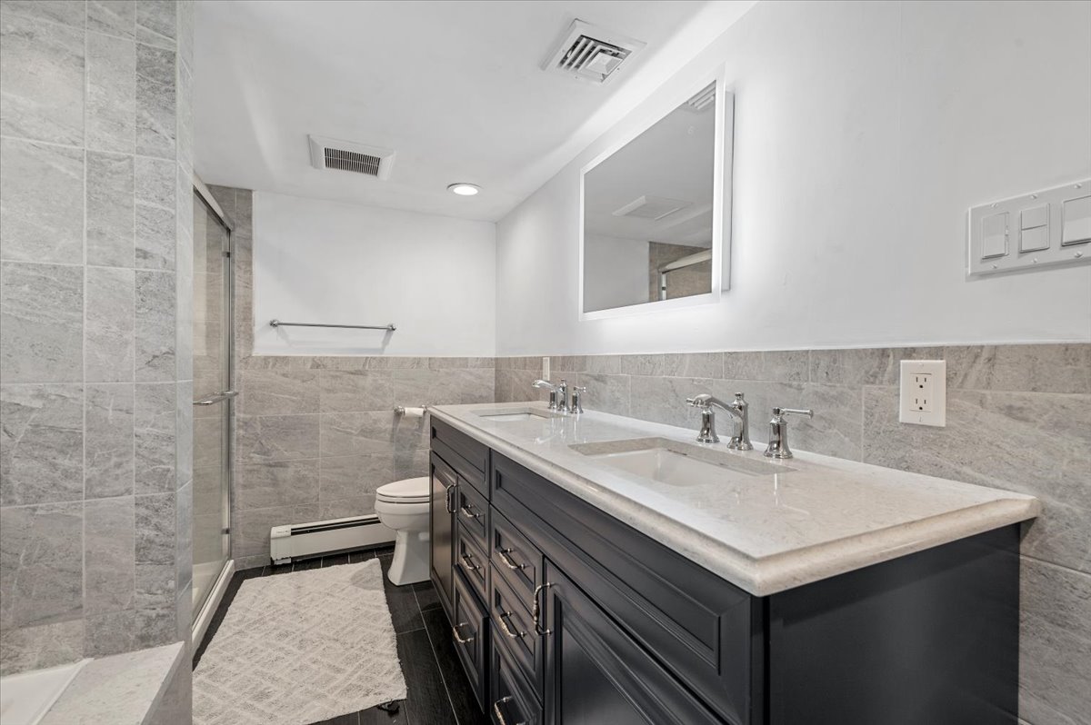 Amityville, New York, 11701, United States, 3 Bedrooms Bedrooms, ,3 BathroomsBathrooms,Residential,For Sale,1944957
