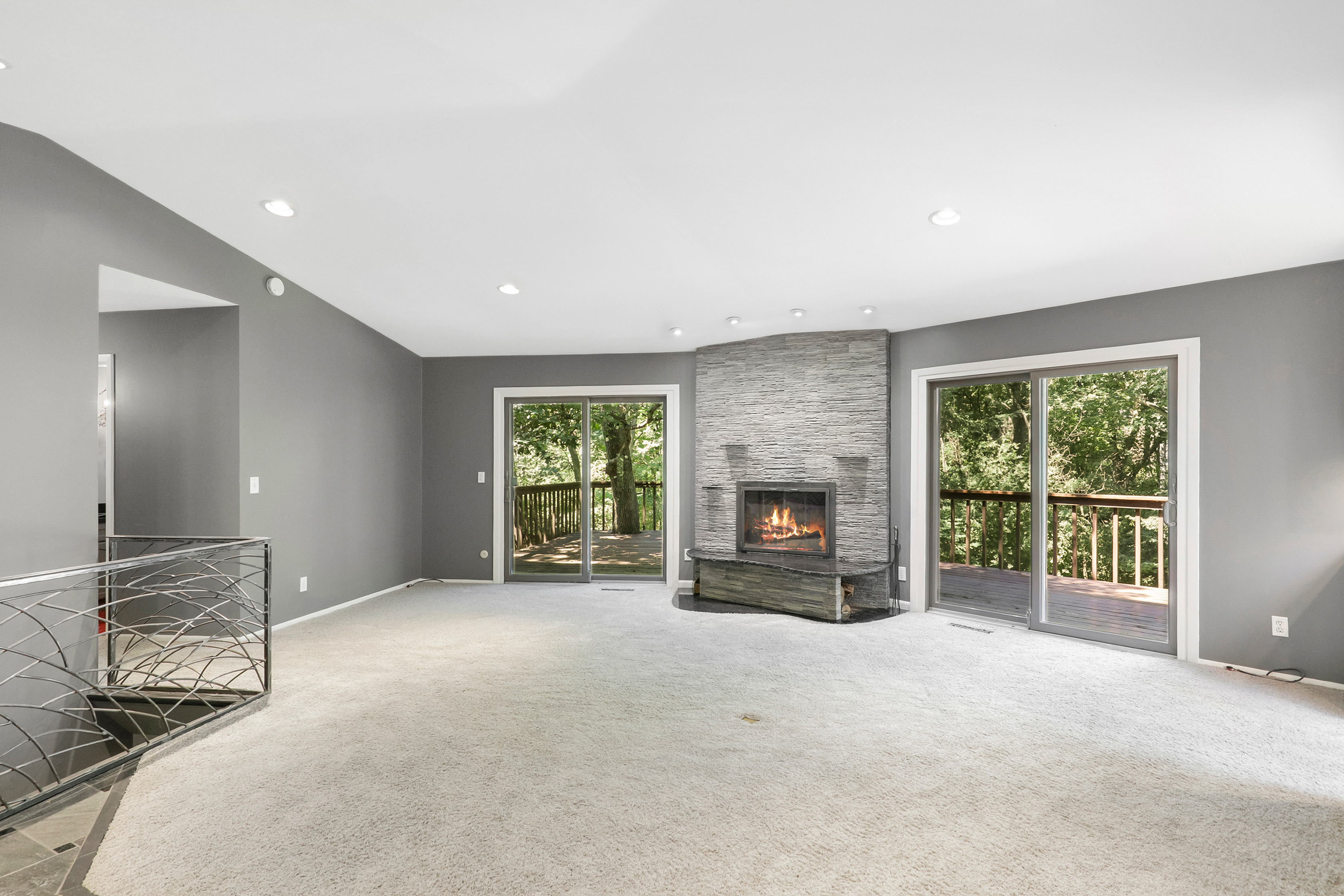  Secluded Wooded Retreat with Beautifully Updated Interiors - 物件實景