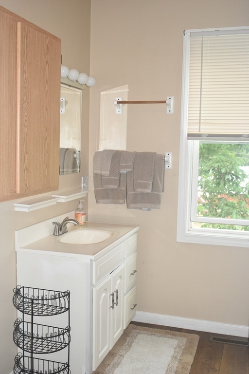 Spencer, Massachusetts, 01562, United States, 5 Bedrooms Bedrooms, ,4 BathroomsBathrooms,Residential,For Sale,1942925