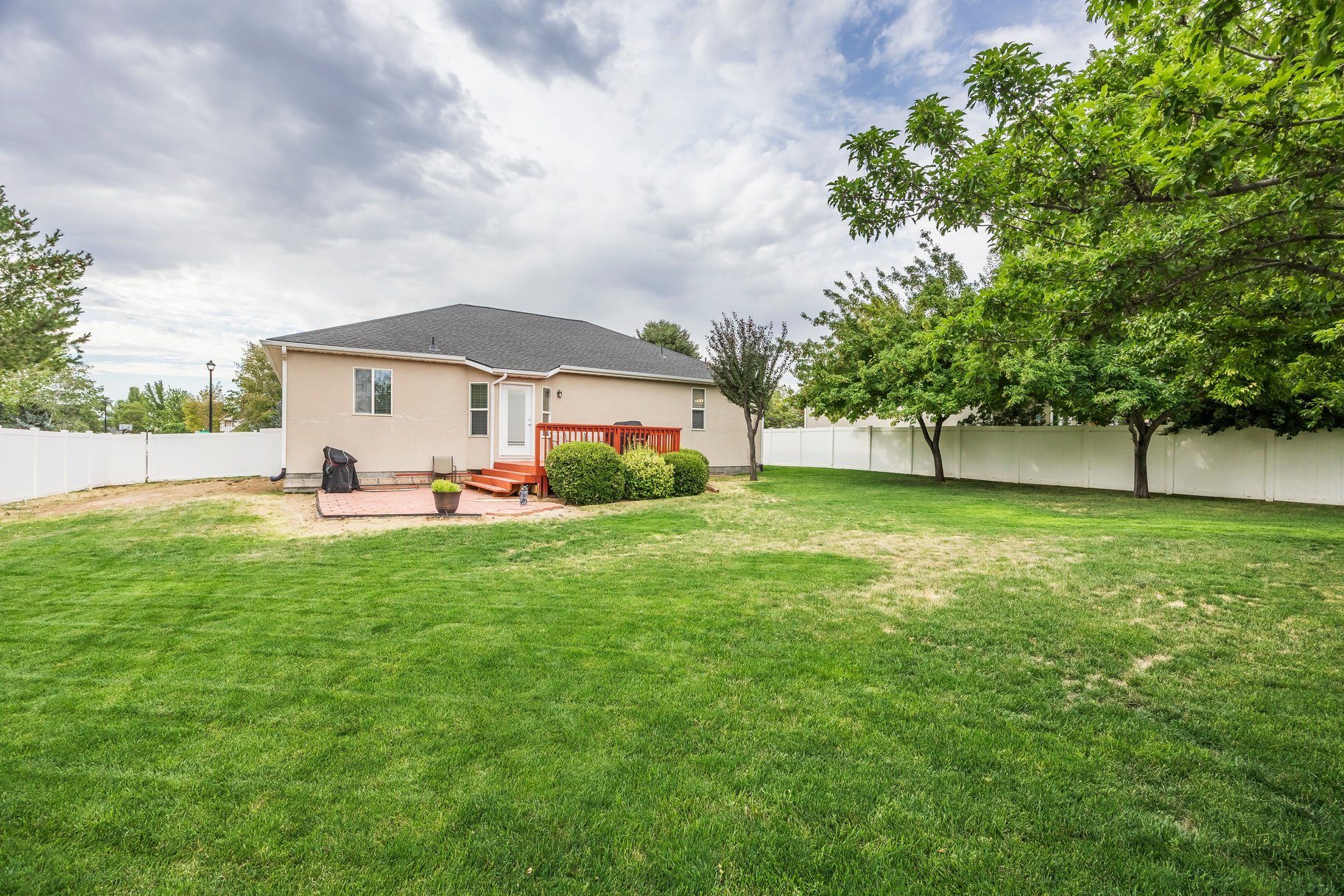  Meticulously maintained South Jordan Rambler with Large backyard - 物件實景