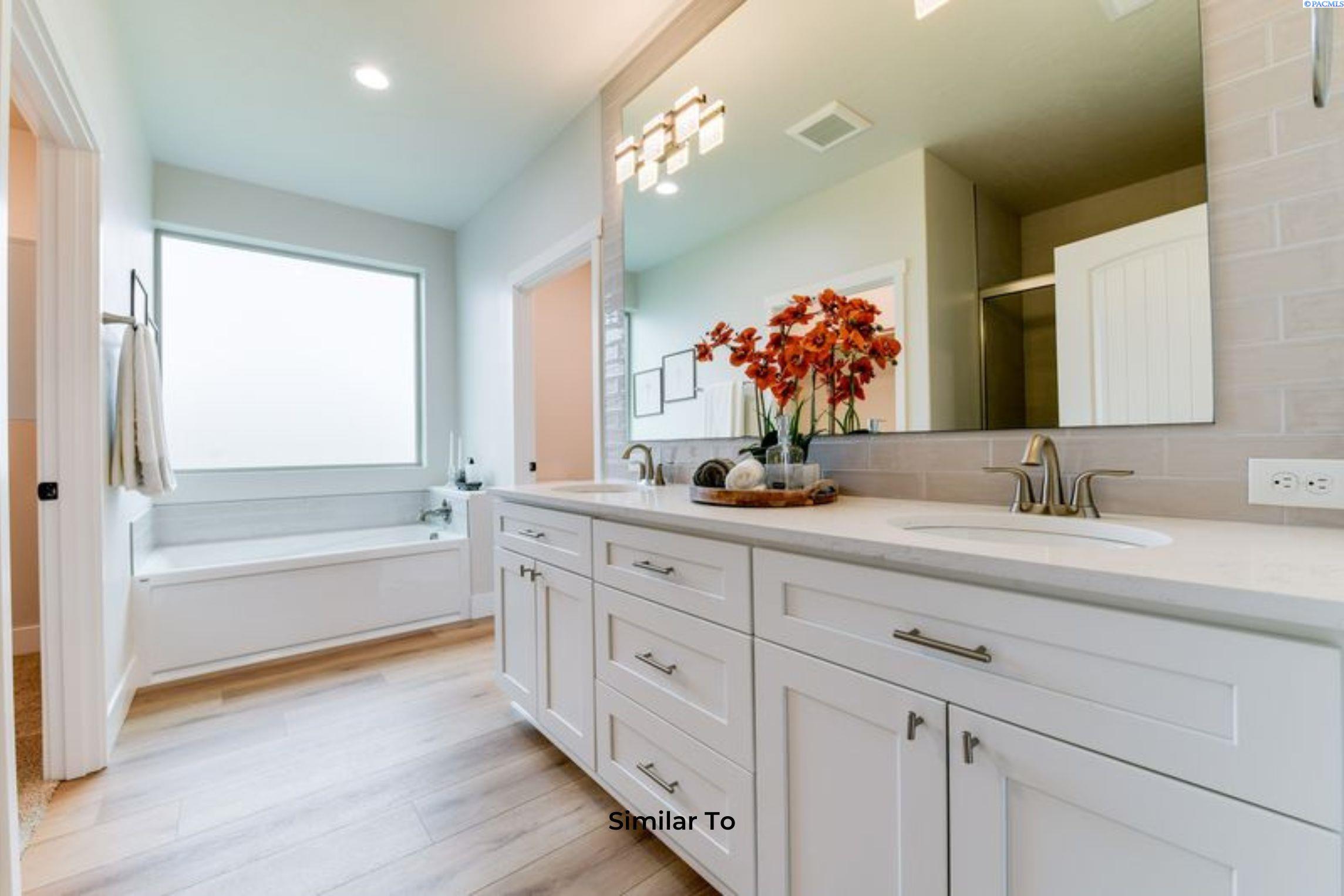 Kennewick, Washington, 99338, United States, 4 Bedrooms Bedrooms, ,2 BathroomsBathrooms,Residential,For Sale,1829366