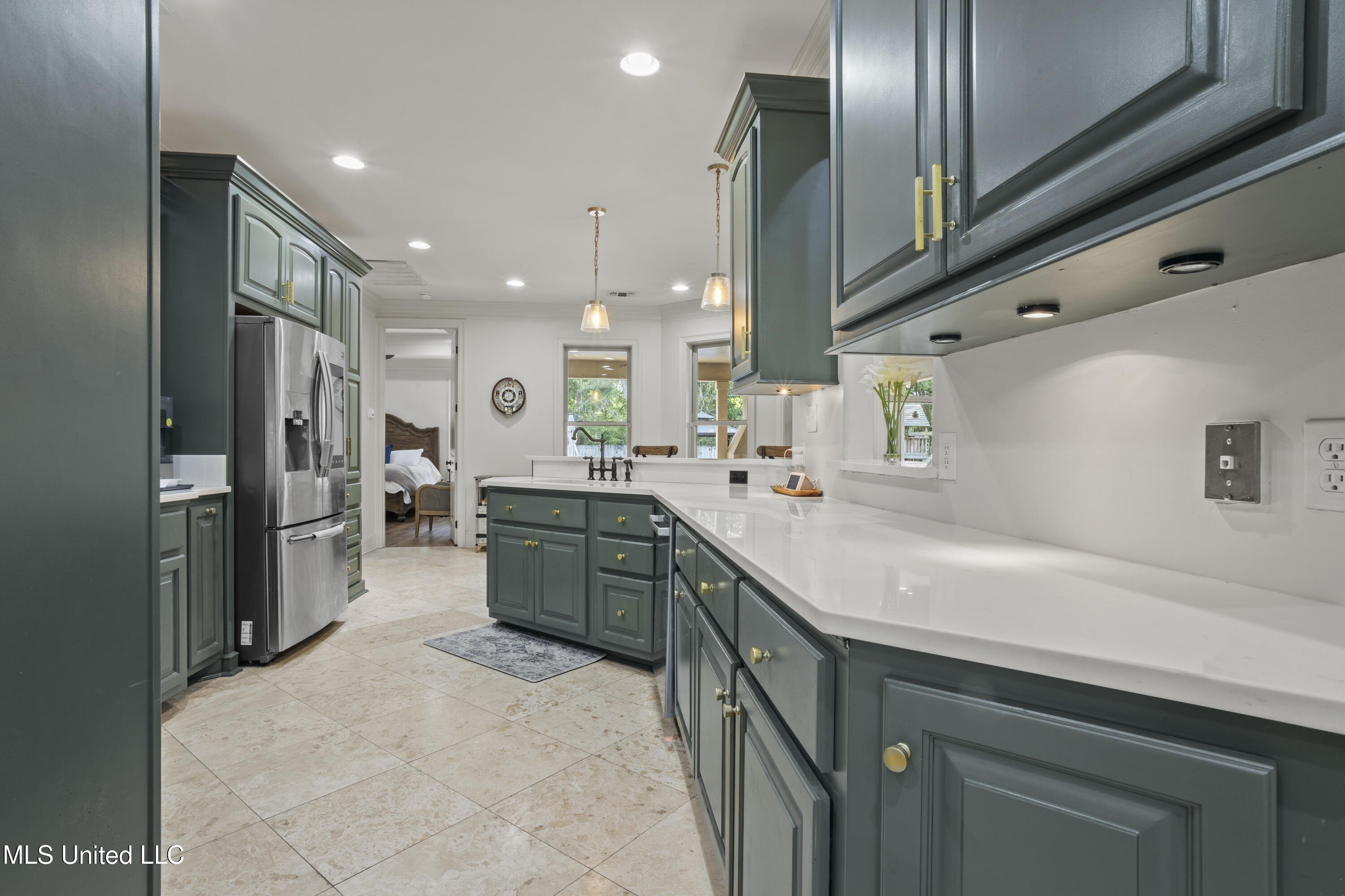 Ocean Springs, Mississippi, 39564, United States, 4 Bedrooms Bedrooms, ,3 BathroomsBathrooms,Residential,For Sale,1976002