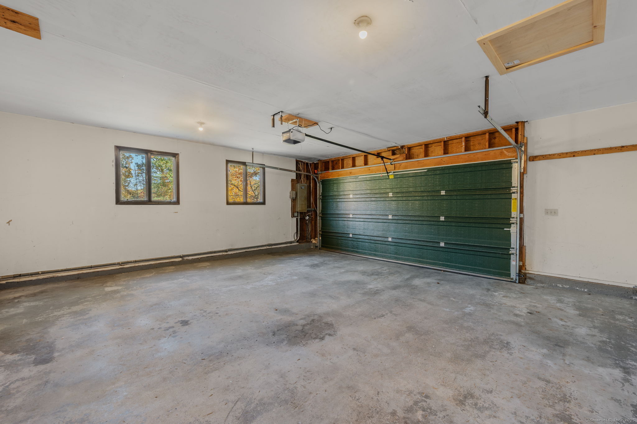 Waterford, Connecticut, 06385, United States, 3 Bedrooms Bedrooms, ,3 BathroomsBathrooms,Residential,For Sale,1969009