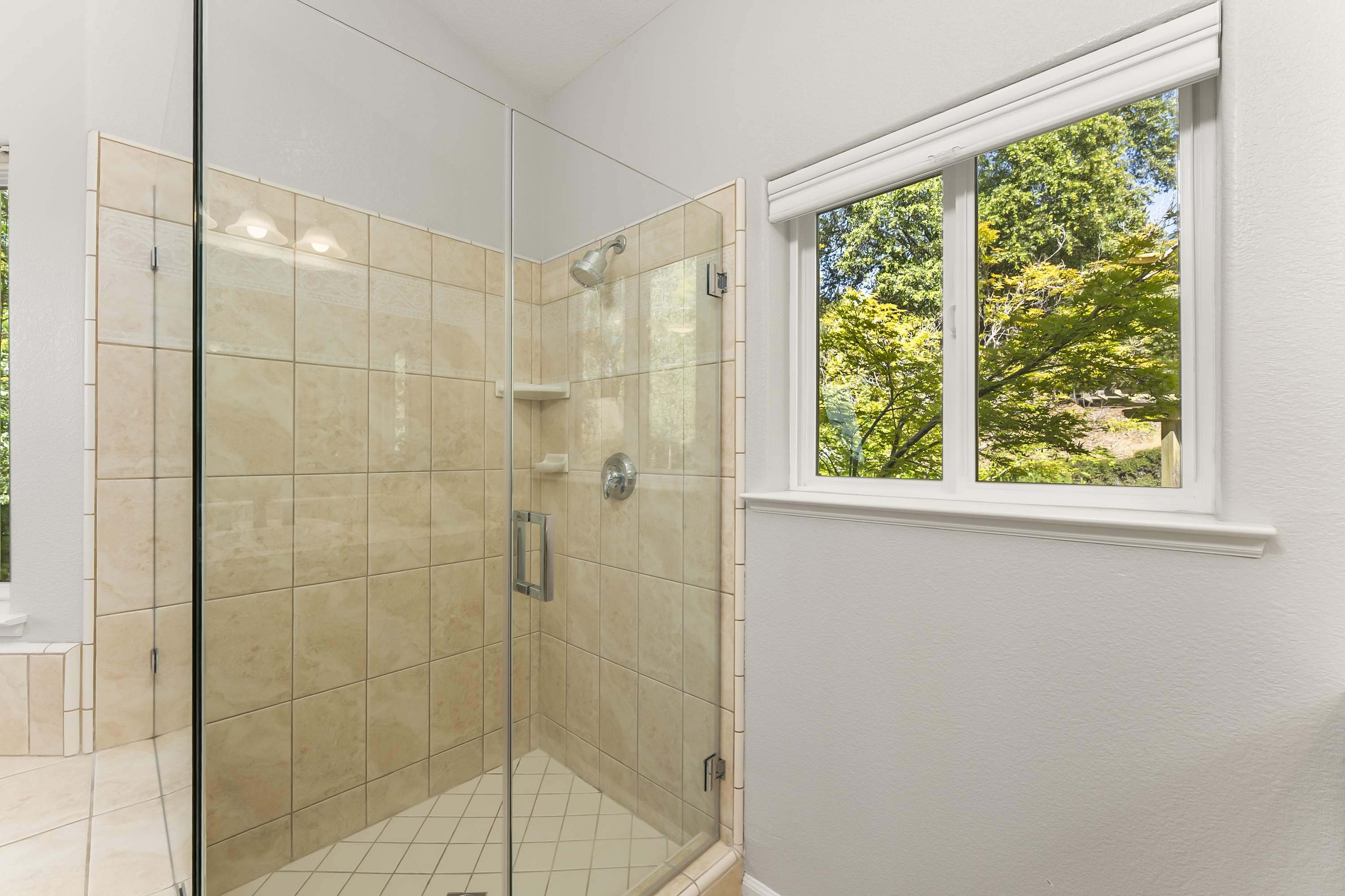  Thoughtfully Designed Living with Income Potential - 物件實景