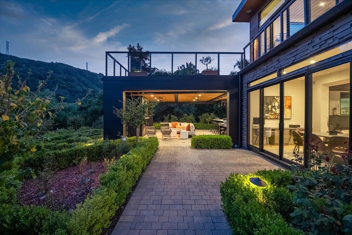 Saratoga, California, 95070, United States, 6 Bedrooms Bedrooms, ,11 BathroomsBathrooms,Residential,For Sale,1971416