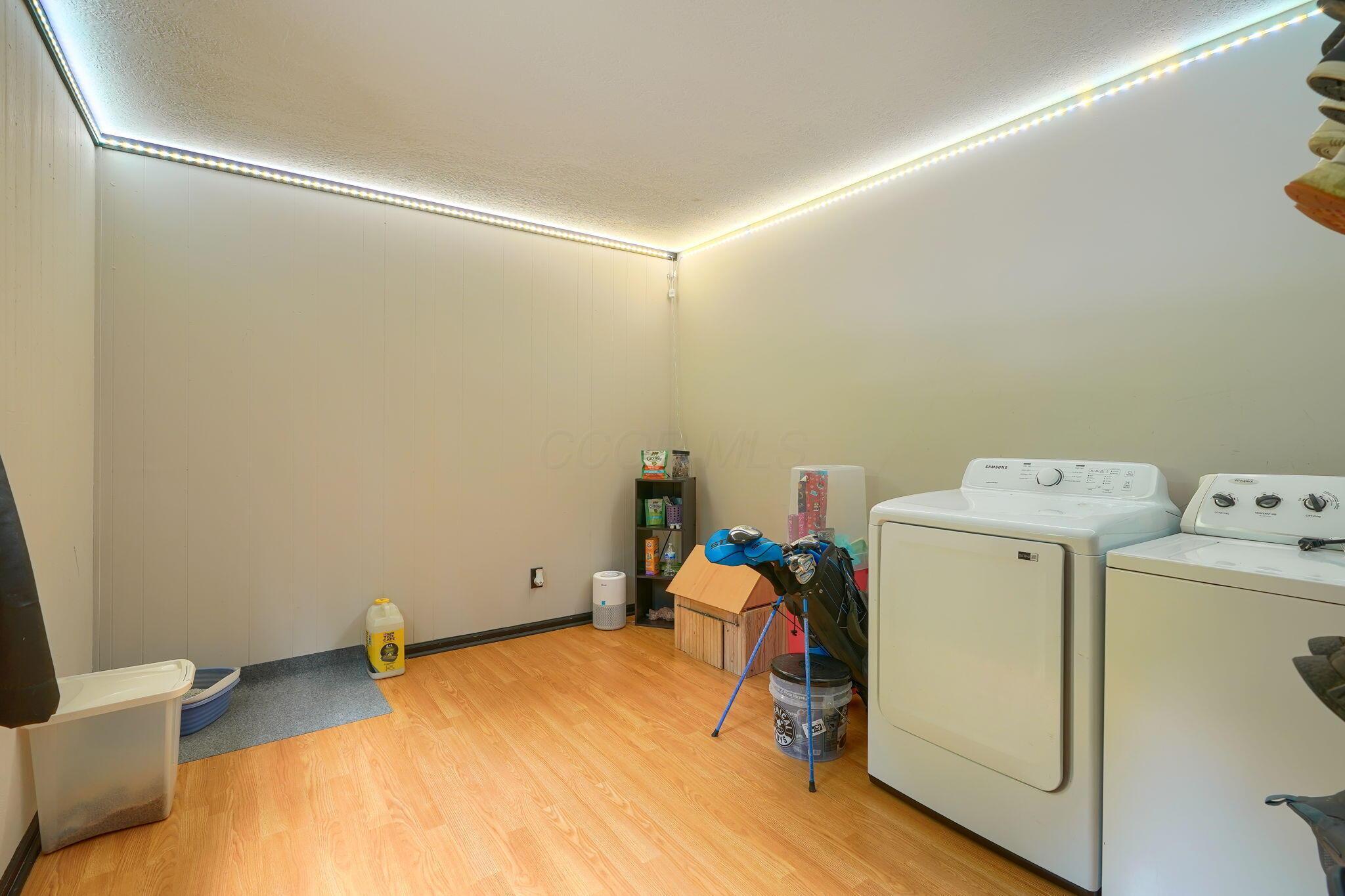 Logan, Ohio, 43138, United States, 3 Bedrooms Bedrooms, ,4 BathroomsBathrooms,Residential,For Sale,2003471