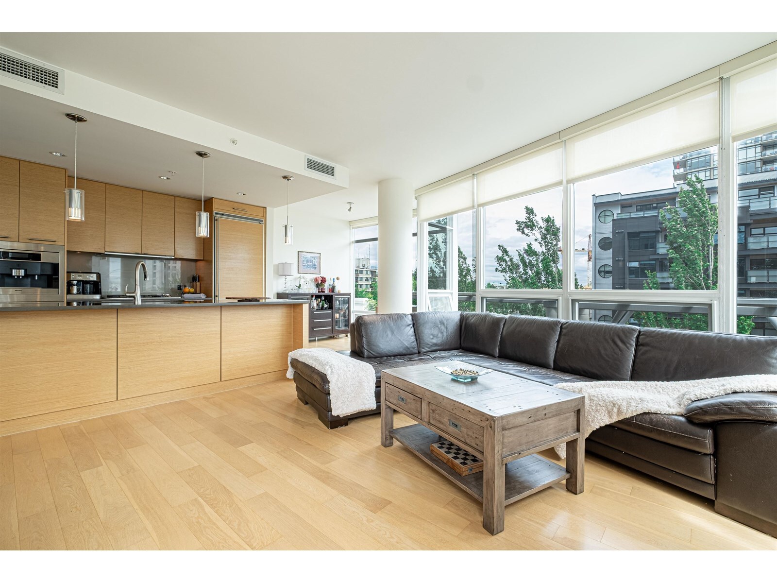 WHITE ROCK, British Columbia, V4B 0A2, CA, 2 Bedrooms Bedrooms, ,2 BathroomsBathrooms,Residential,For Sale,1947534