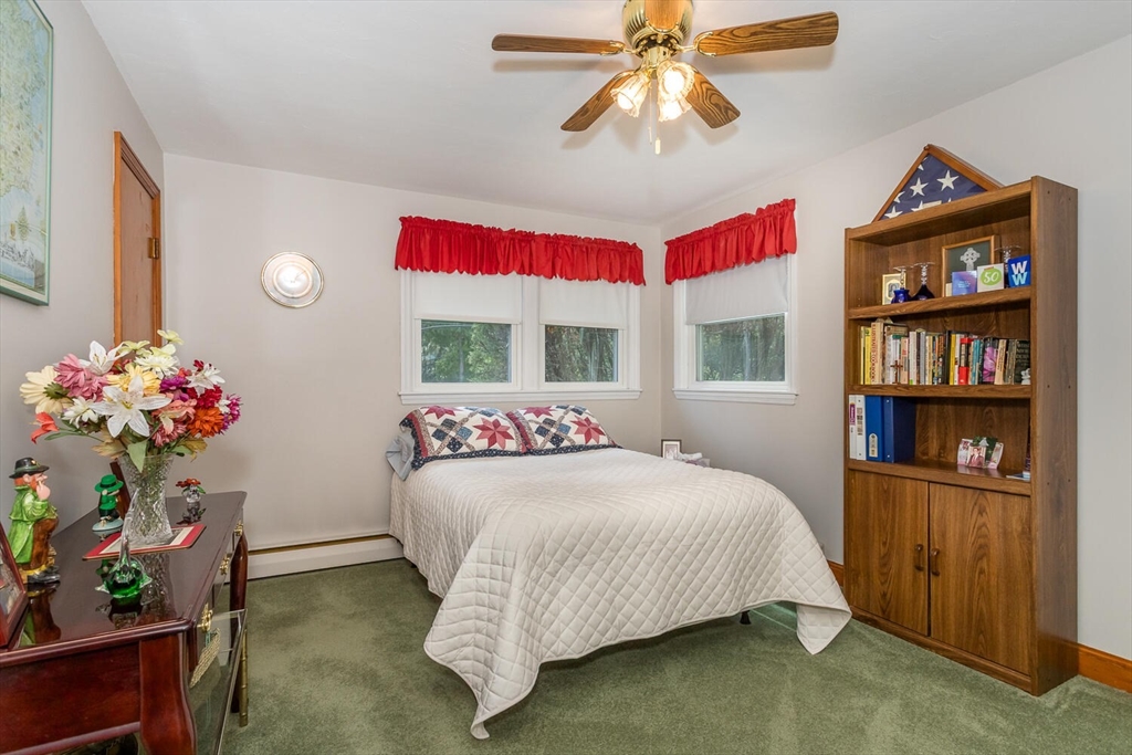 Easton, Massachusetts, 02356, United States, 3 Bedrooms Bedrooms, ,1 BathroomBathrooms,Residential,For Sale,1942159