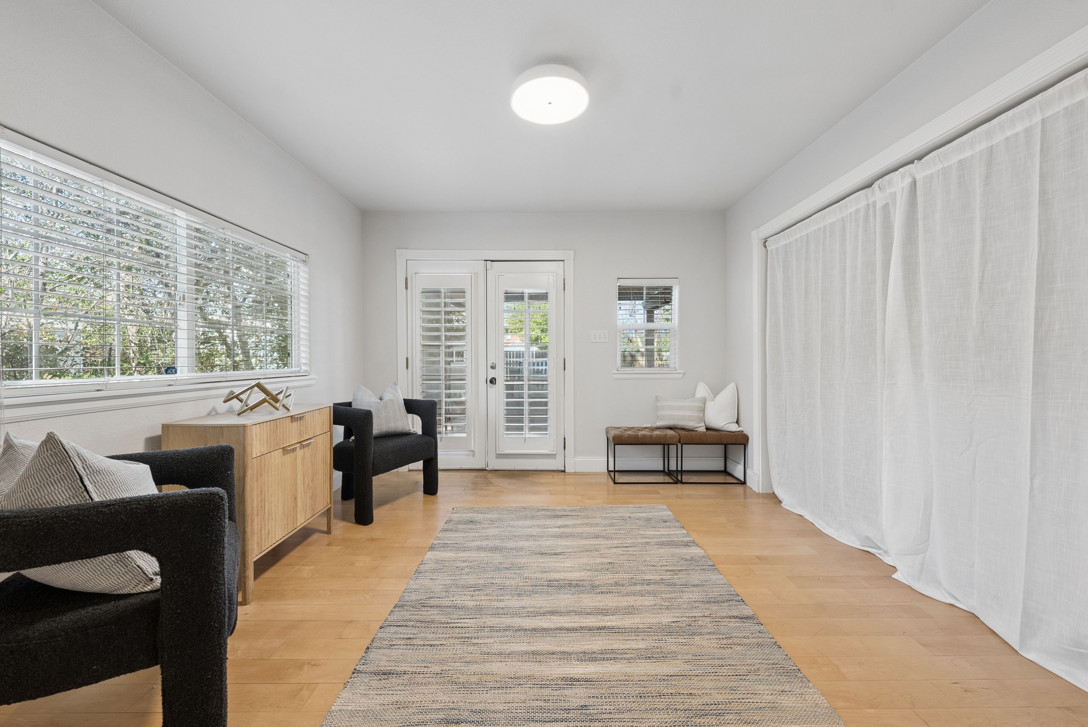  Location, lifestyle, and versatility come together in one special property - 物件實景