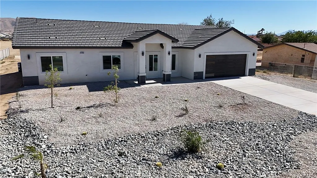 Apple Valley, California, 92308, United States, 4 Bedrooms Bedrooms, ,3 BathroomsBathrooms,Residential,For Sale,1977034