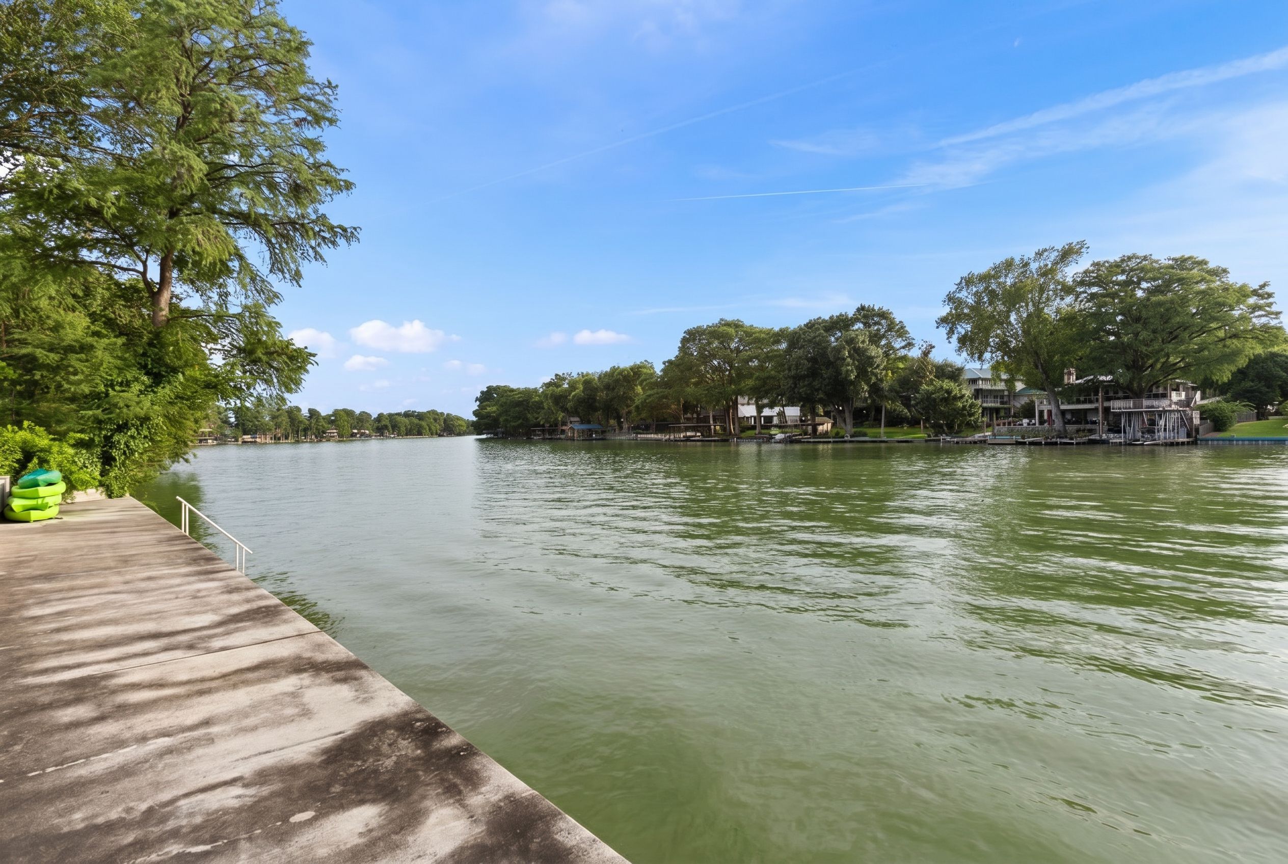  Lakefront Luxury Designed to Perform - 物件實景
