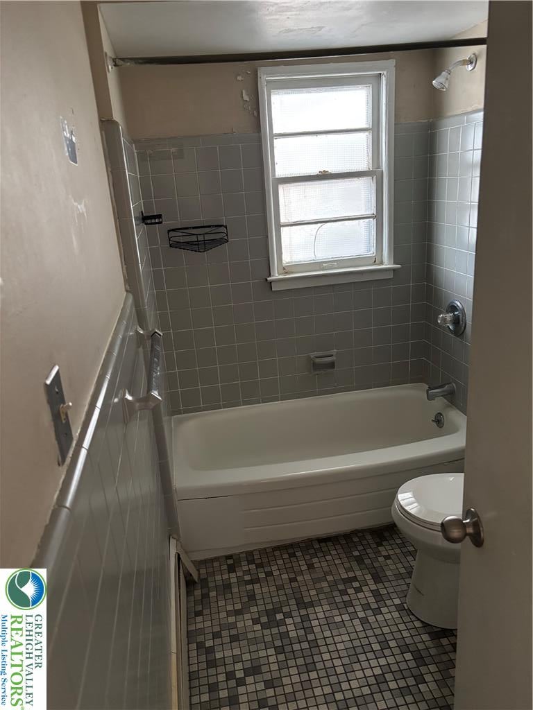 Pen Argyl Boro, Pennsylvania, 18072, United States, 16 Bedrooms Bedrooms, ,8 BathroomsBathrooms,Residential,For Sale,2048529