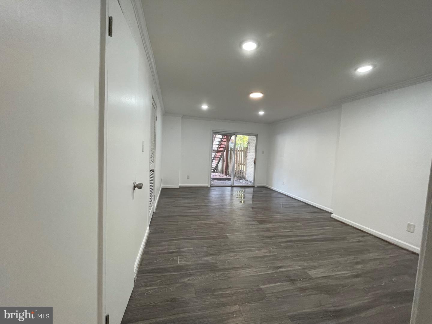 Centreville, Virginia, 20120, United States, 3 Bedrooms Bedrooms, ,2 BathroomsBathrooms,Residential,For Sale,1988924