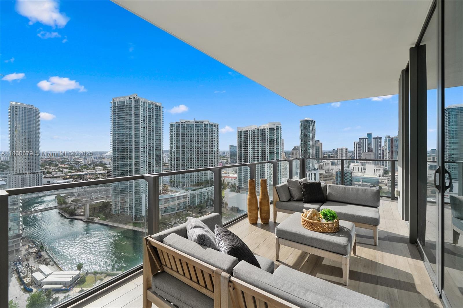Miami, Florida, 33131, United States, 2 Bedrooms Bedrooms, ,3 BathroomsBathrooms,Residential,For Sale,1877459