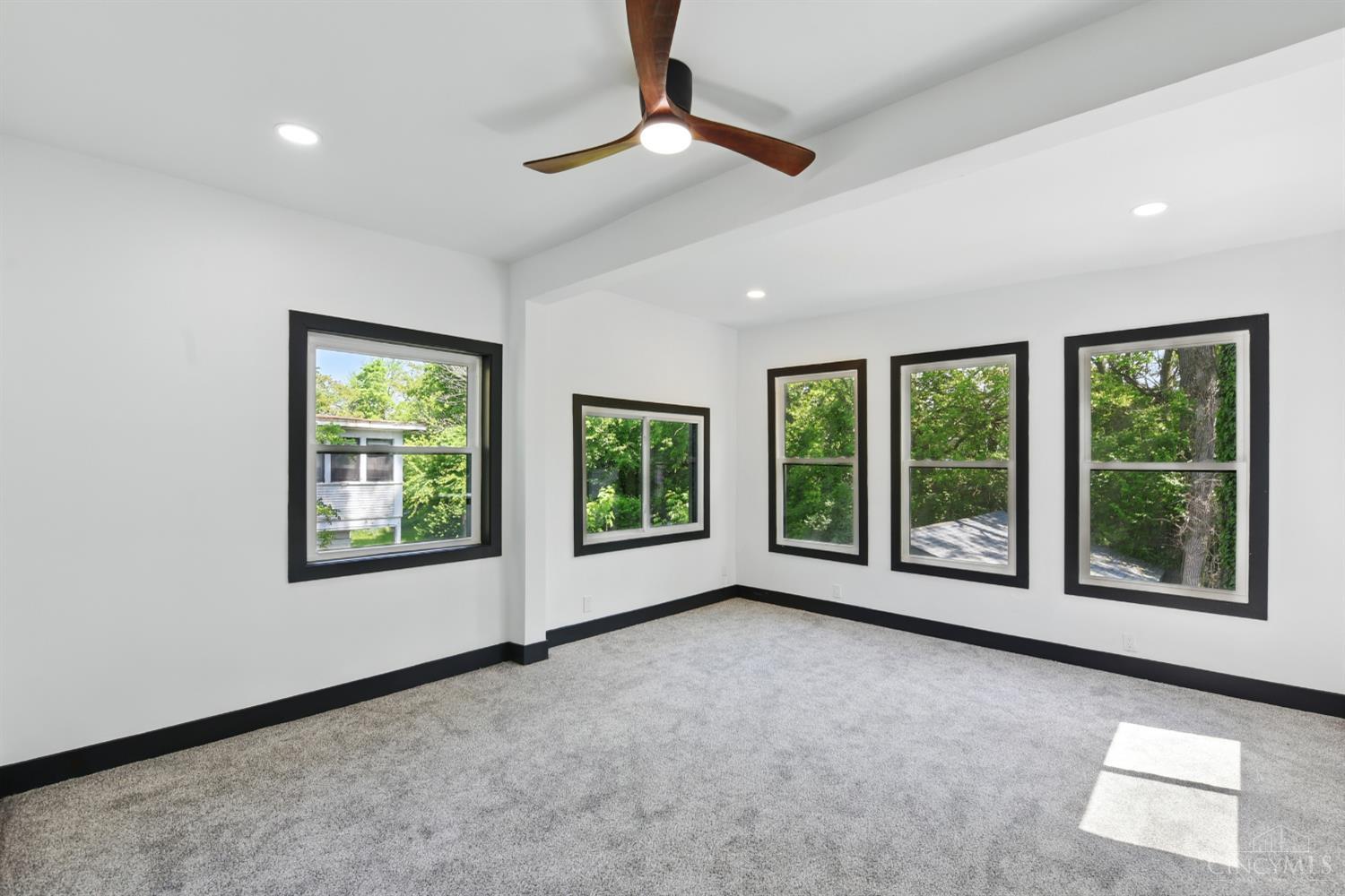 Cincinnati, Ohio, 45229, United States, 7 Bedrooms Bedrooms, ,5 BathroomsBathrooms,Residential,For Sale,1821306