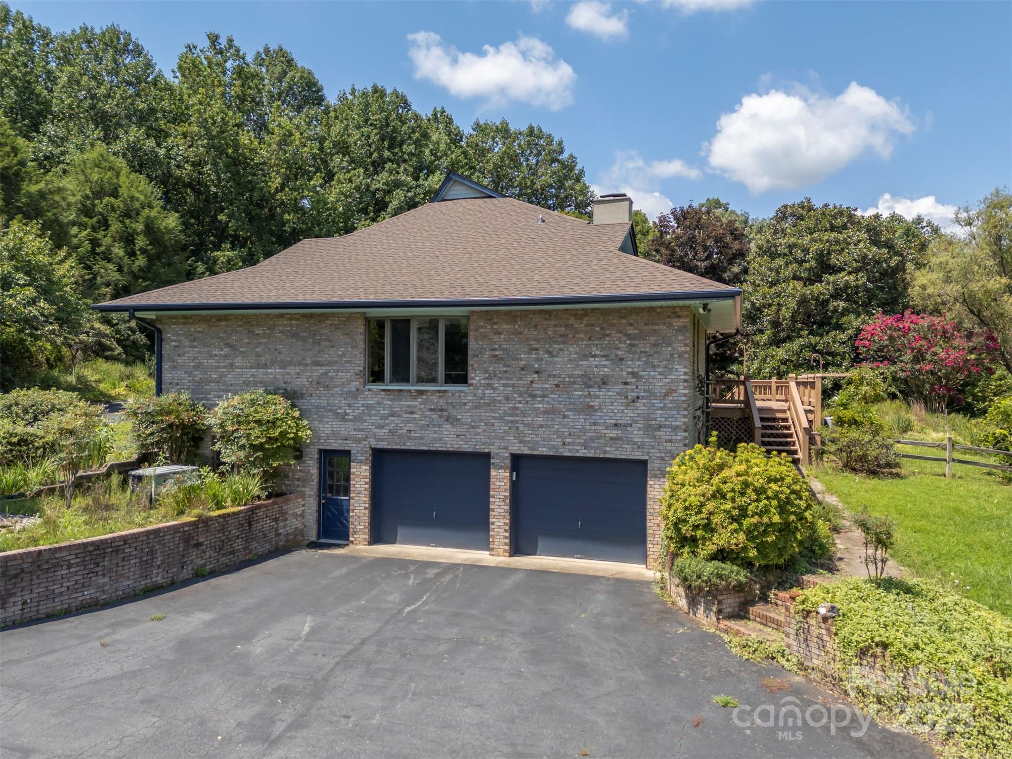 Horse Shoe, North Carolina, 28742, United States, 6 Bedrooms Bedrooms, ,6 BathroomsBathrooms,Residential,For Sale,1927207