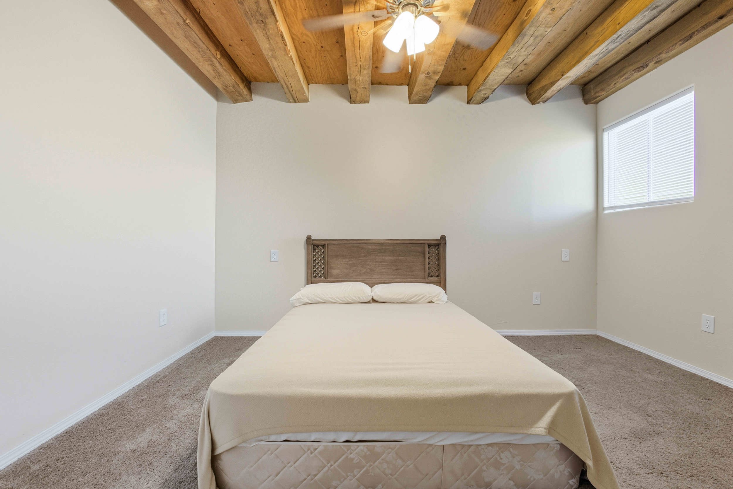 Veguita, New Mexico, 87062, United States, 4 Bedrooms Bedrooms, ,2 BathroomsBathrooms,Residential,For Sale,1974497